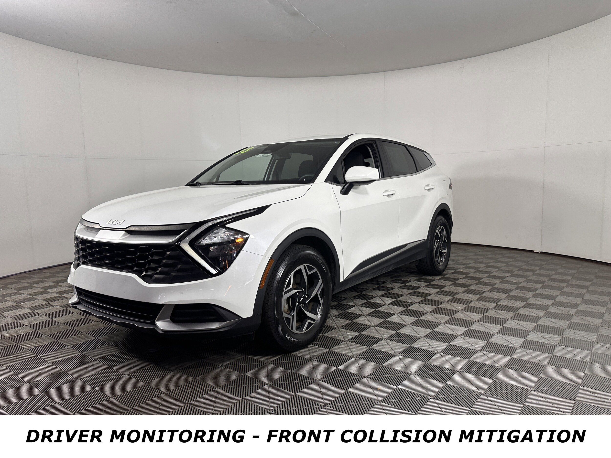 2023 Kia Sportage LX photo 3