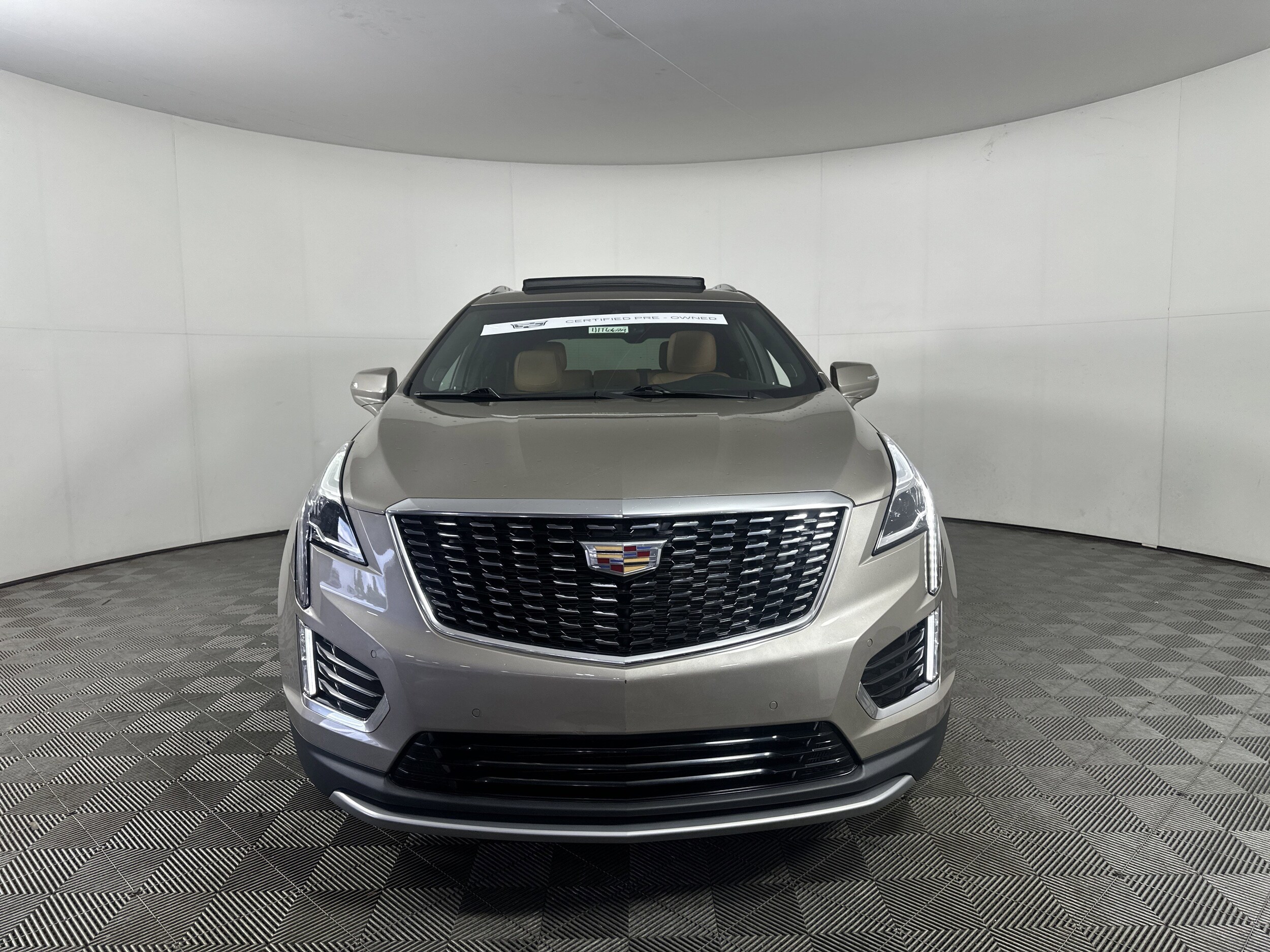 2022 Cadillac XT5 Premium Luxury photo 2