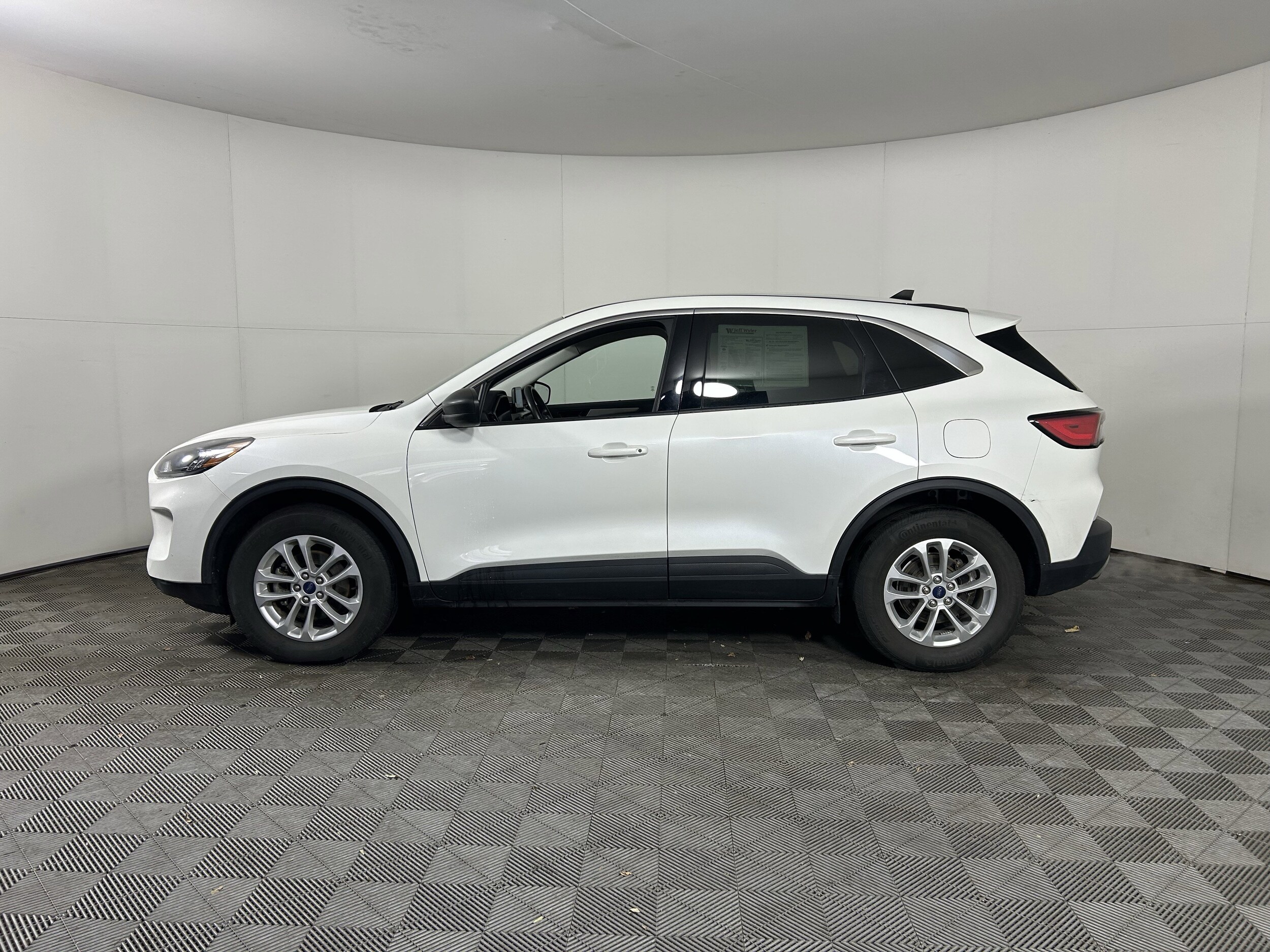 2022 Ford Escape SE photo 4
