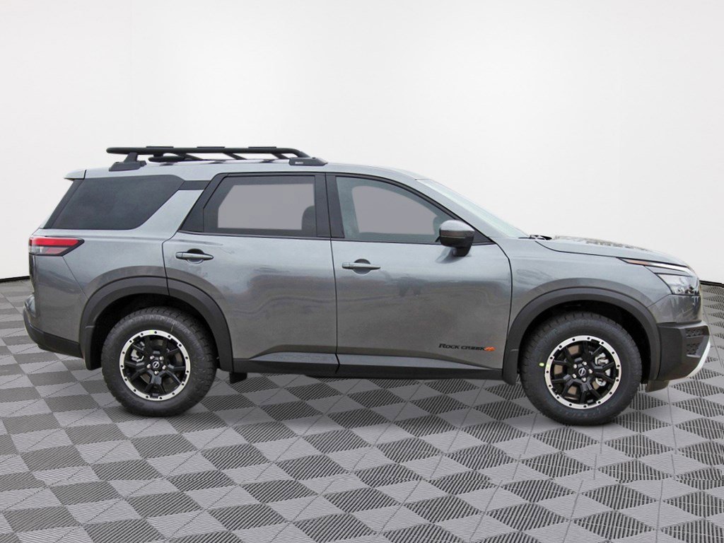 2025 Nissan Pathfinder Rock Creek photo 2