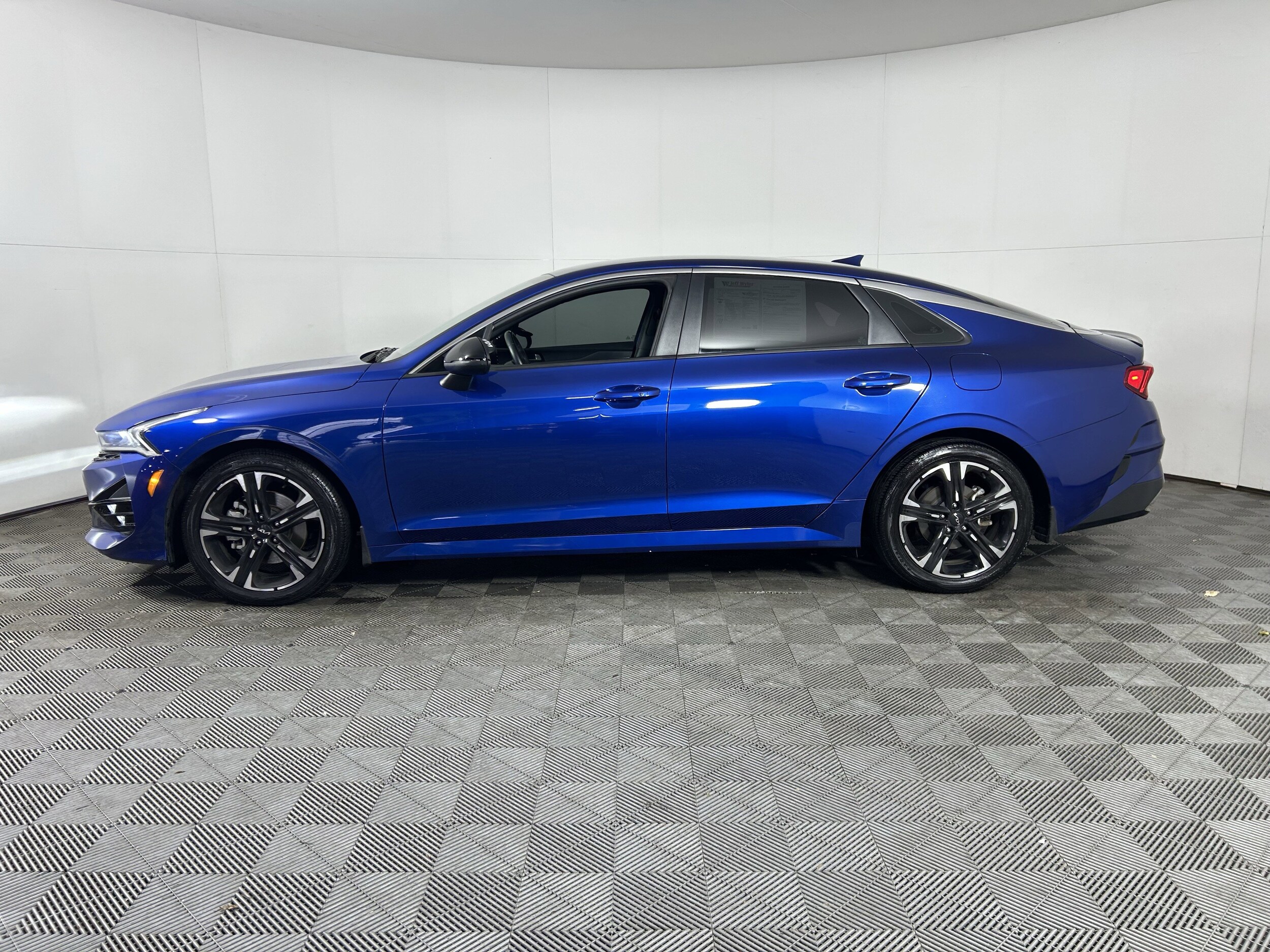 2022 Kia K5 GT-Line photo 4