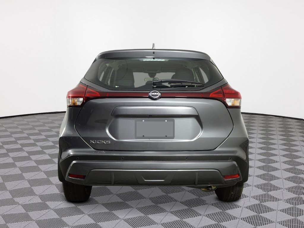 New 2025 Nissan Kicks Play S SUV