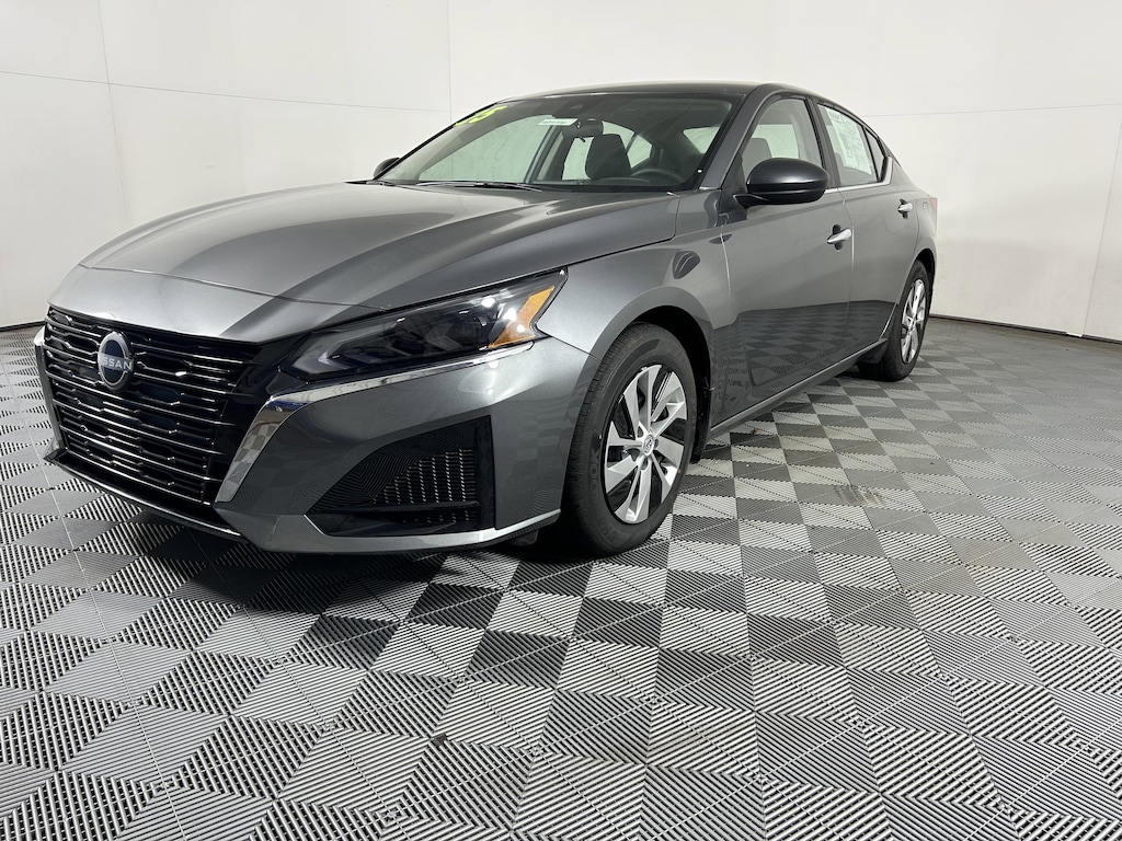 Used 2025 Nissan Altima S FWD Sedan