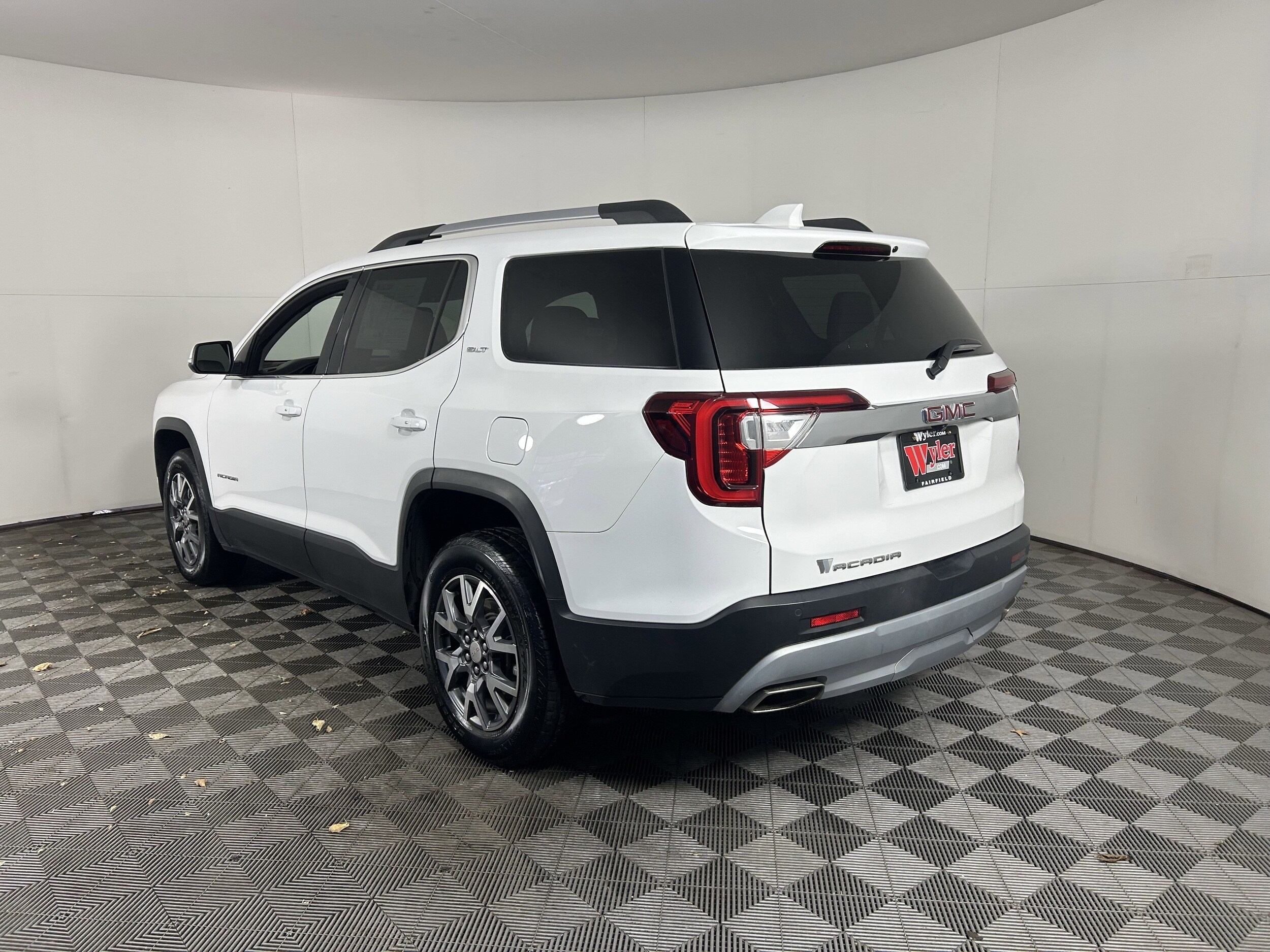 2023 Gmc Acadia SLT photo 2