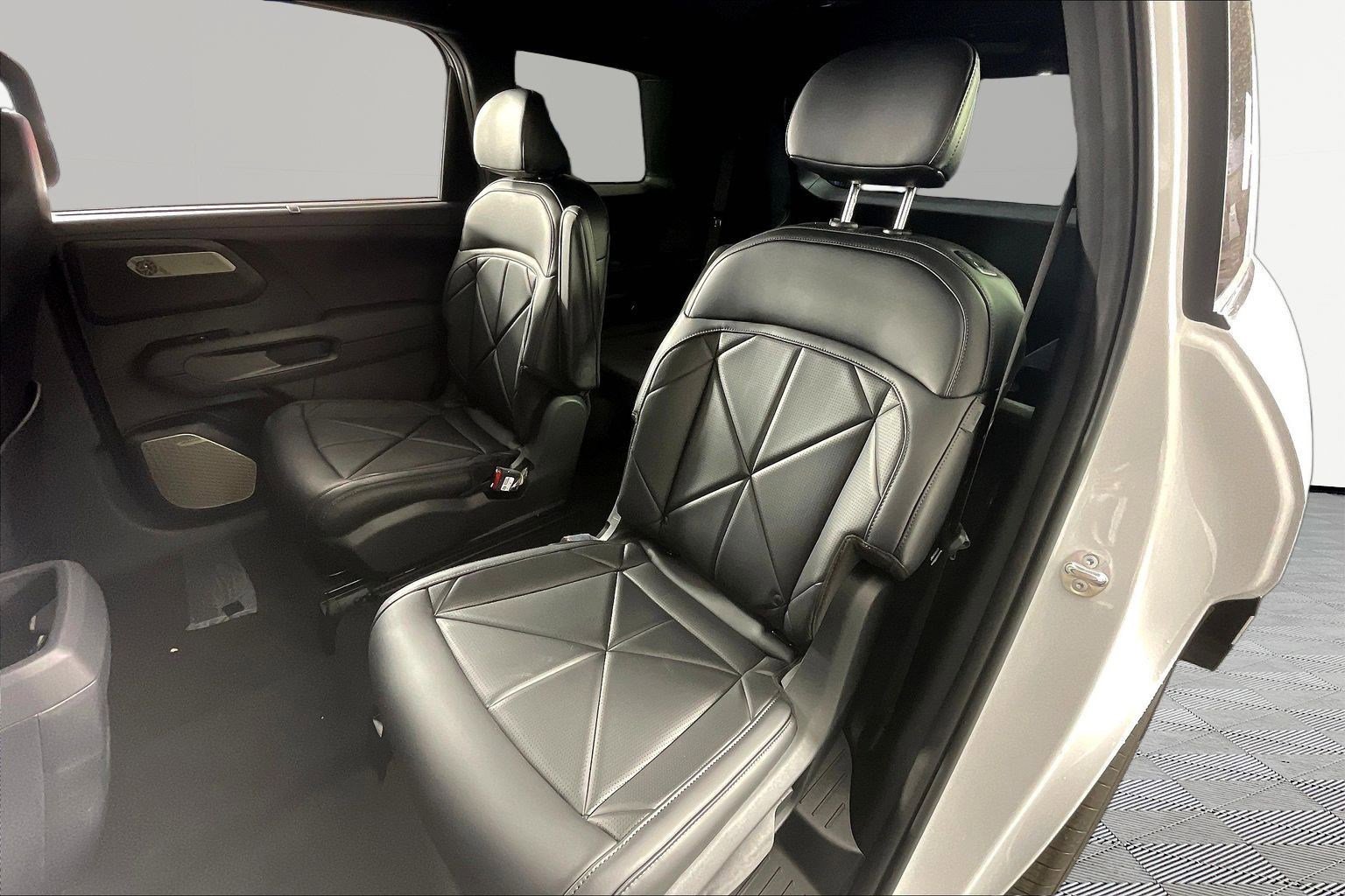 2027 Kia Telluride SX - Photo 17