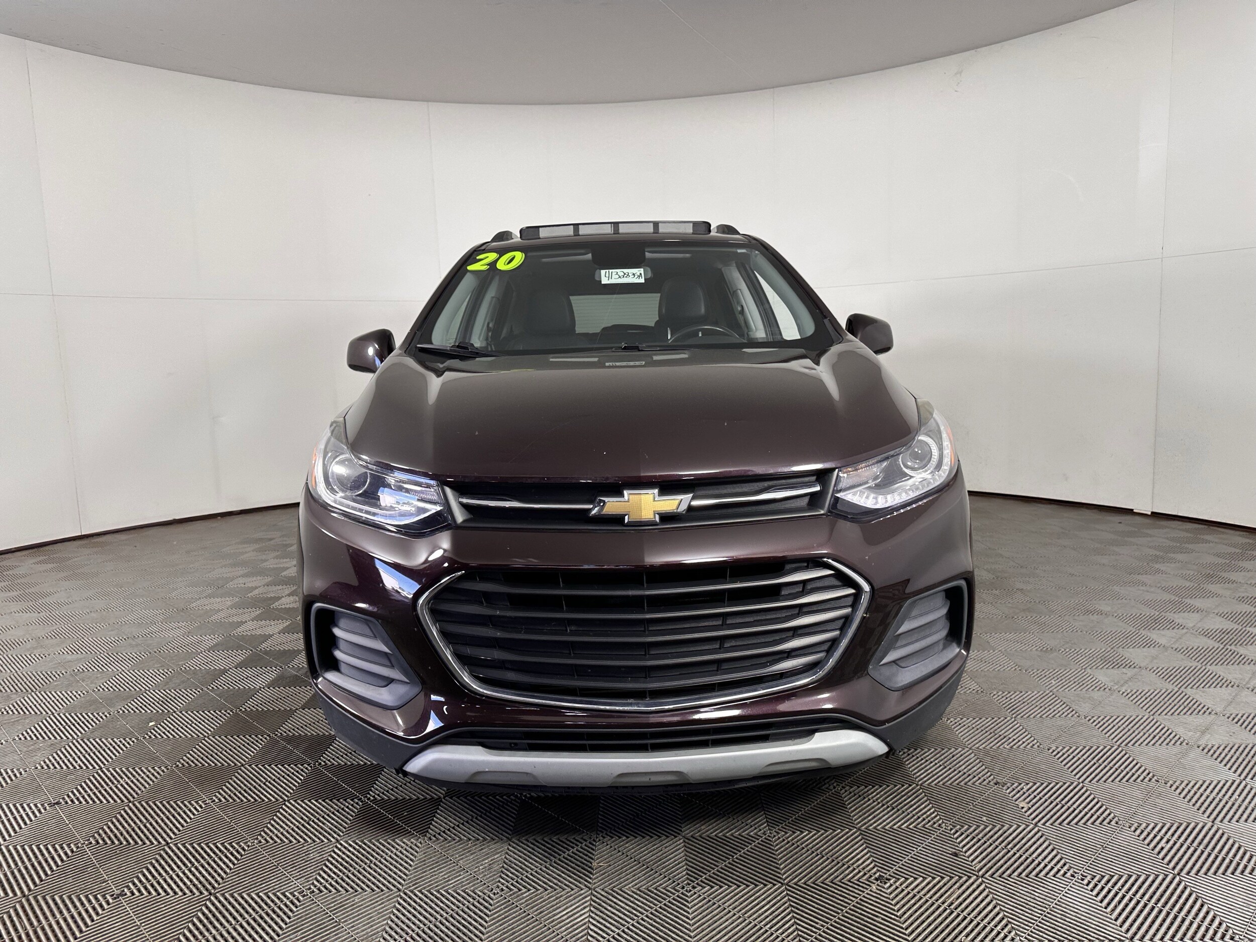 2020 Chevrolet Trax LT photo 2