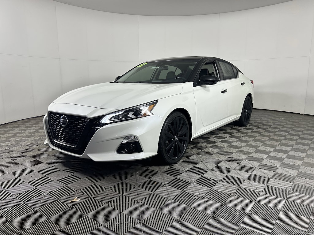 Used 2022 Nissan Altima 2.5 SR Sedan Sedan