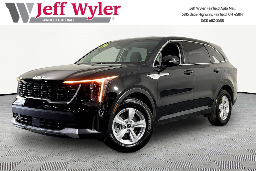 Certified 2026 Kia Sorento LX FWD SUV