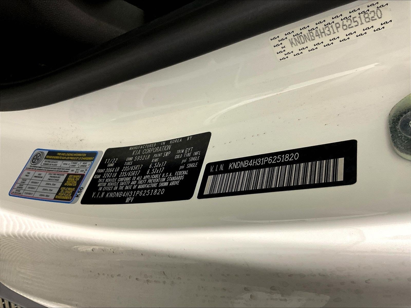 2023 Kia Carnival LX Seat Pkg - Photo 22