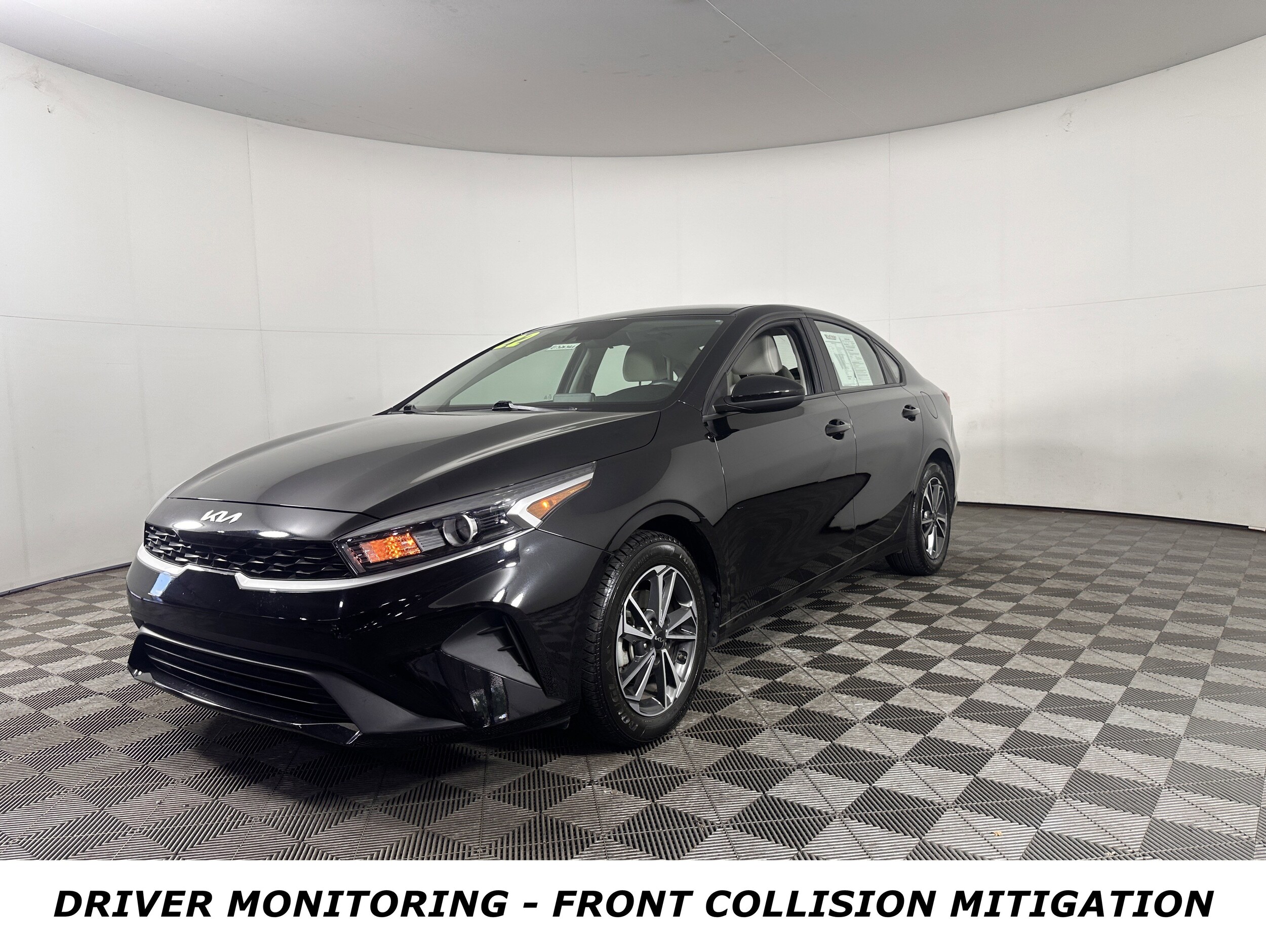 2022 Kia Forte LXS photo 3