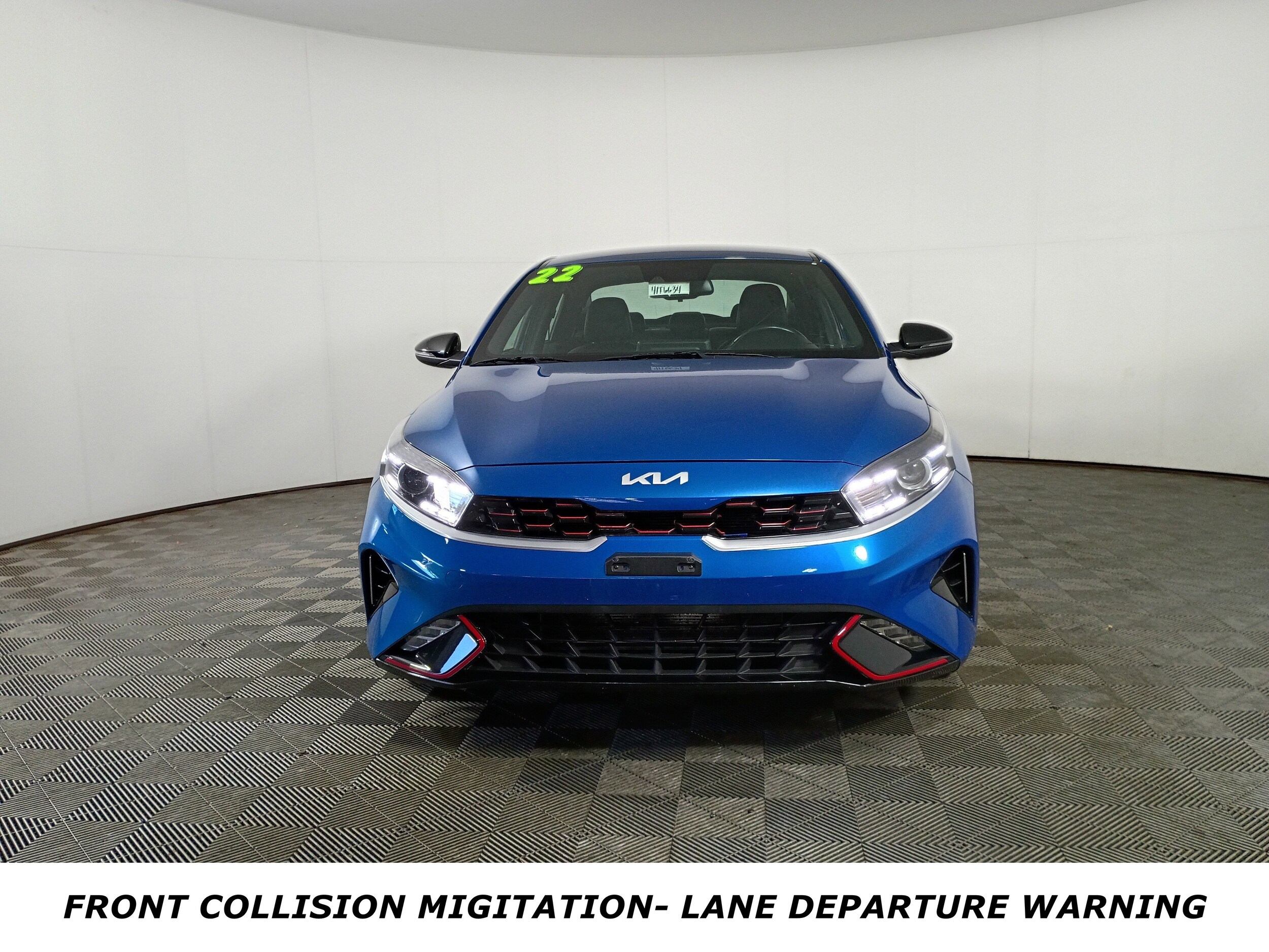 2022 Kia Forte GT-Line photo 2