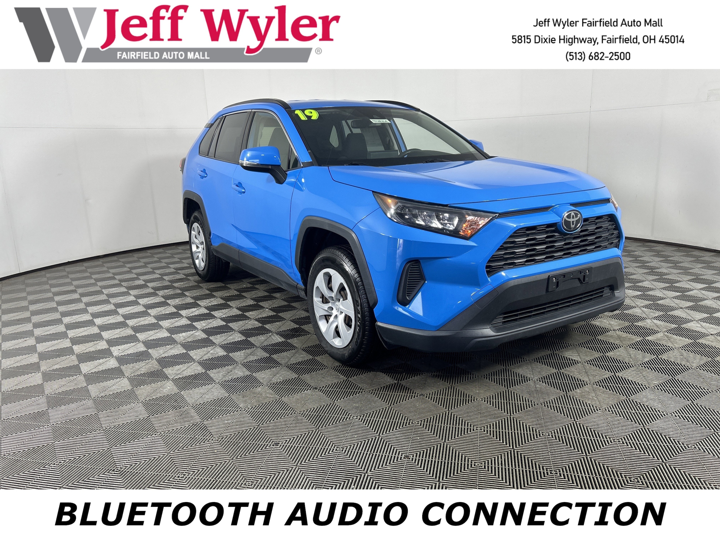 2019 Toyota RAV4 LE's photo