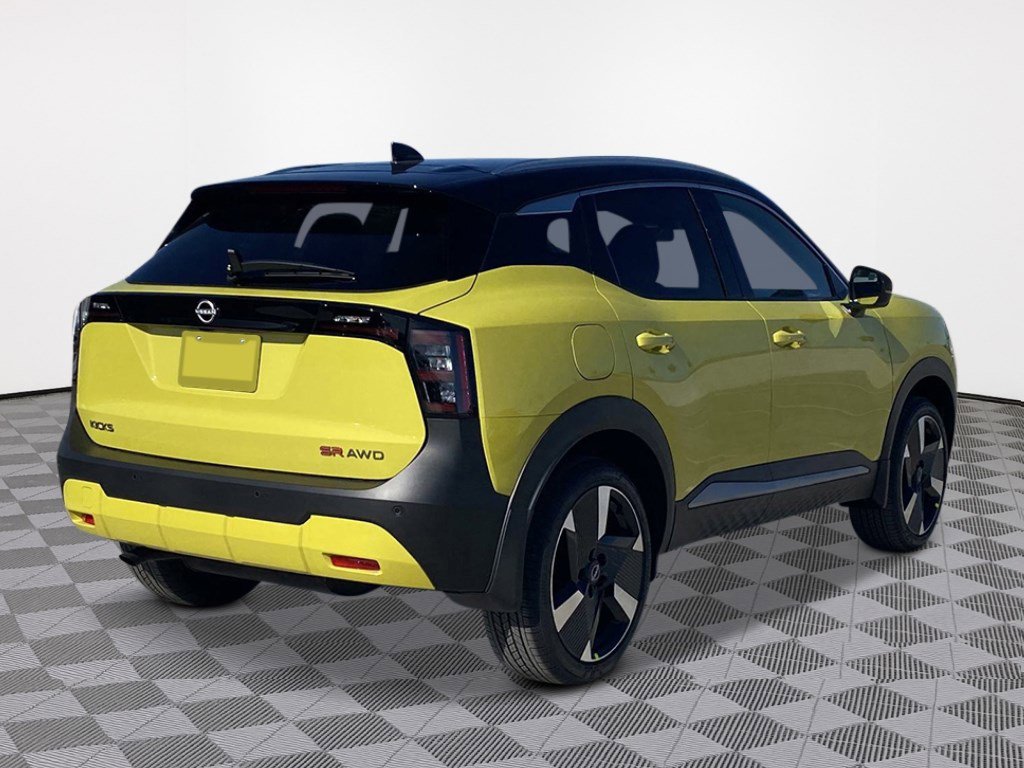 2026 Nissan Kicks SR photo 2
