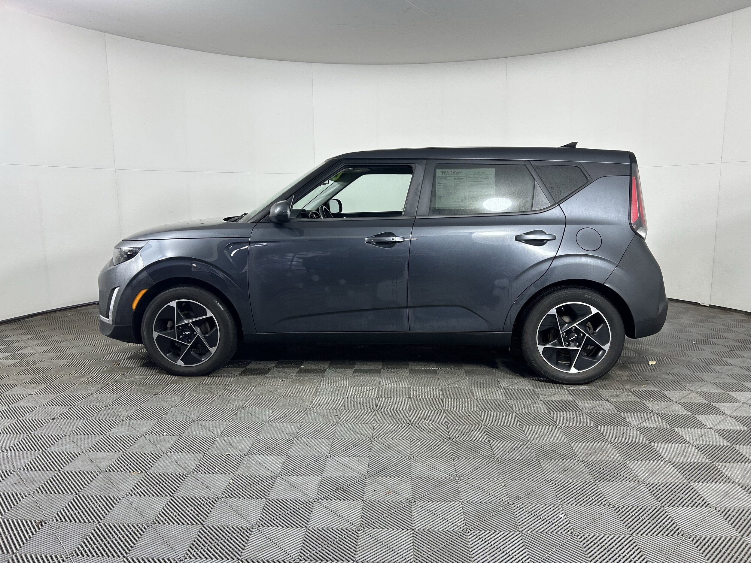 2023 Kia Soul EX photo 4
