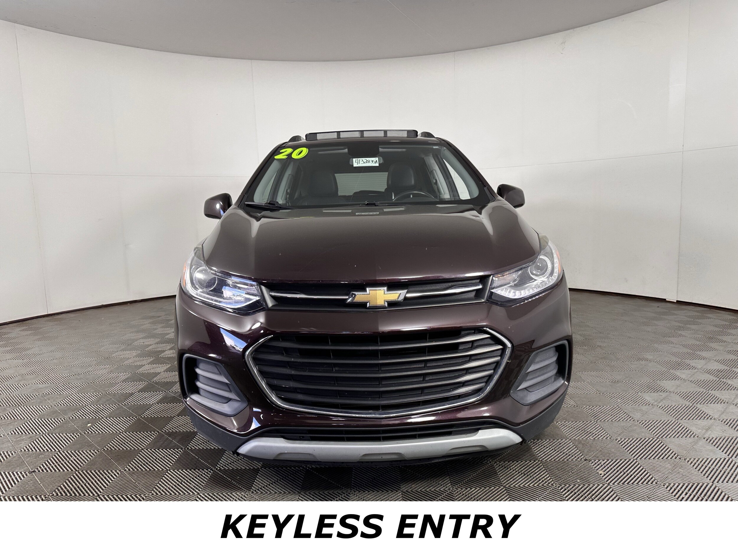 2020 Chevrolet Trax LT photo 2