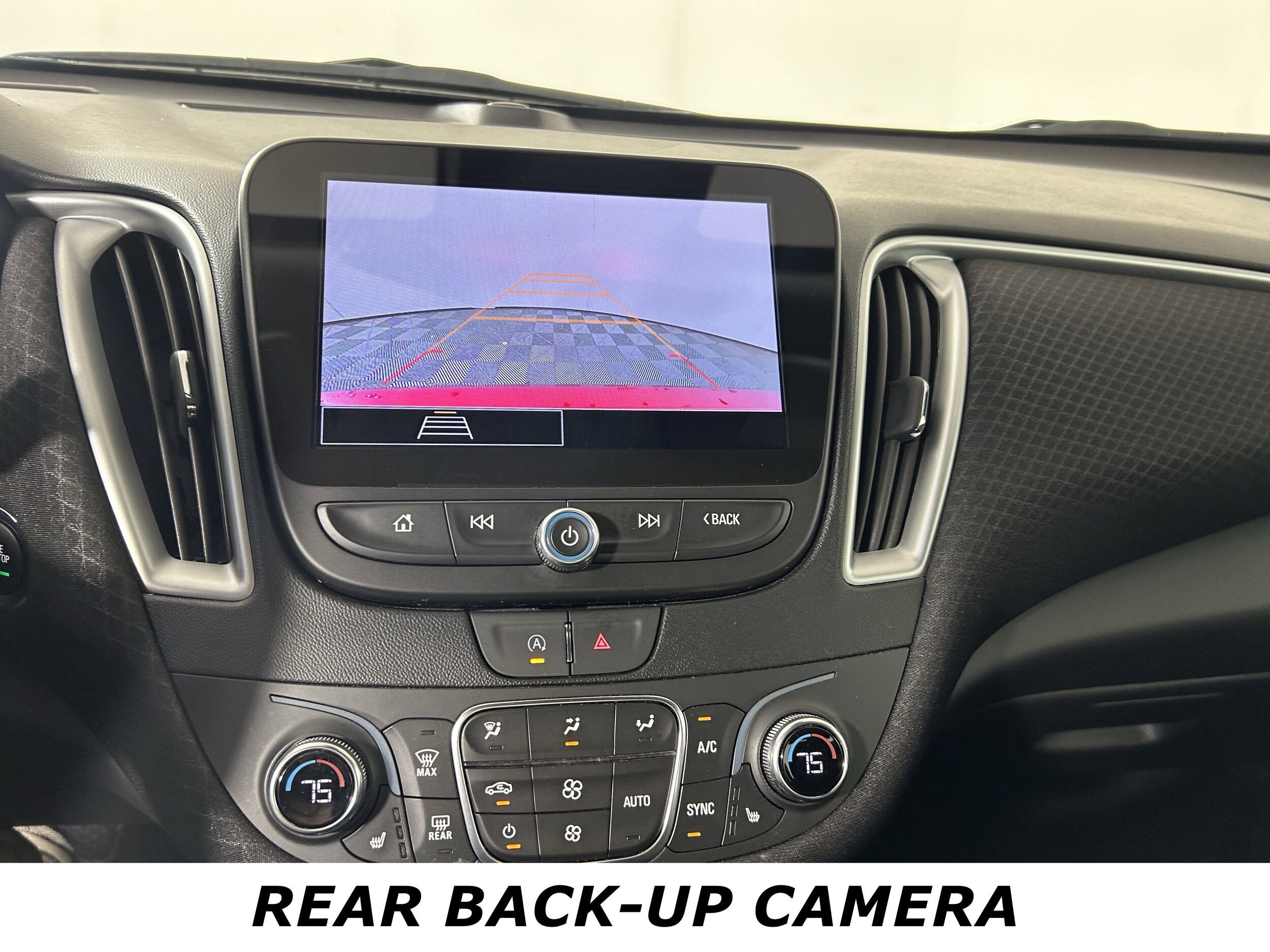 2024 Chevrolet Malibu 1LT photo 4