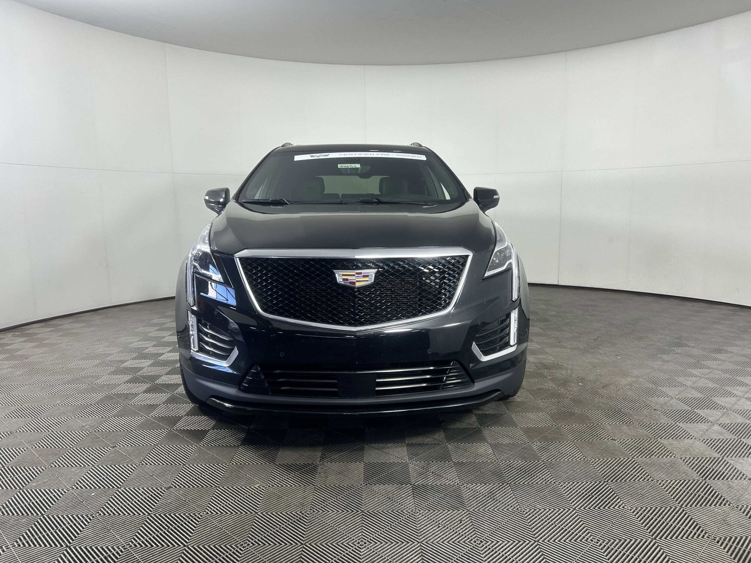 2022 Cadillac XT5 Sport photo 2