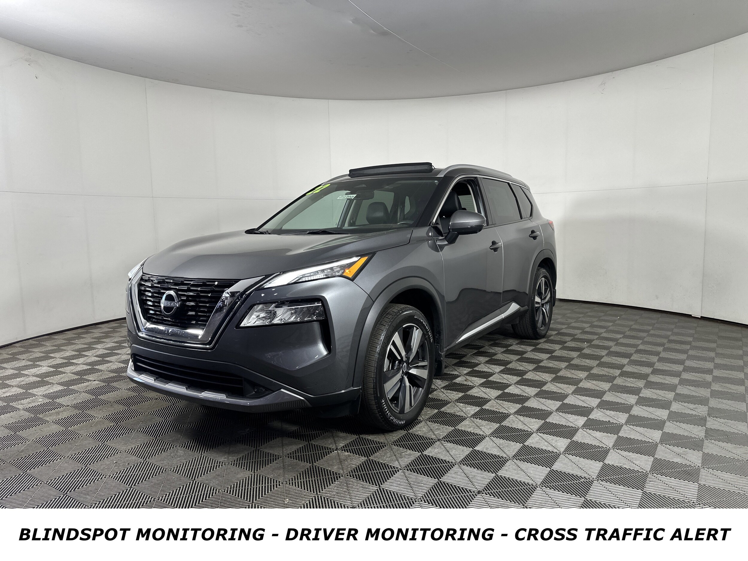 2022 Nissan Rogue SL photo 2