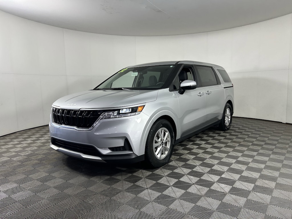 Used 2022 Kia Carnival LX FWD MPV