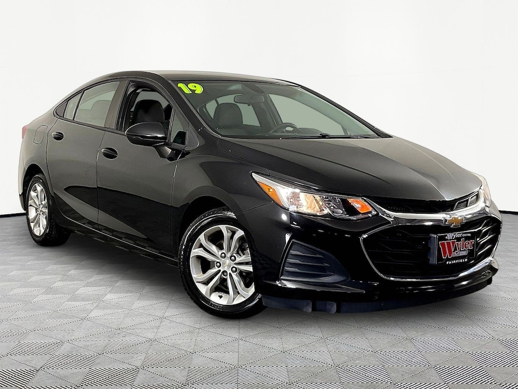 Used 2019 Chevrolet Cruze 4dr Sdn LS Sedan