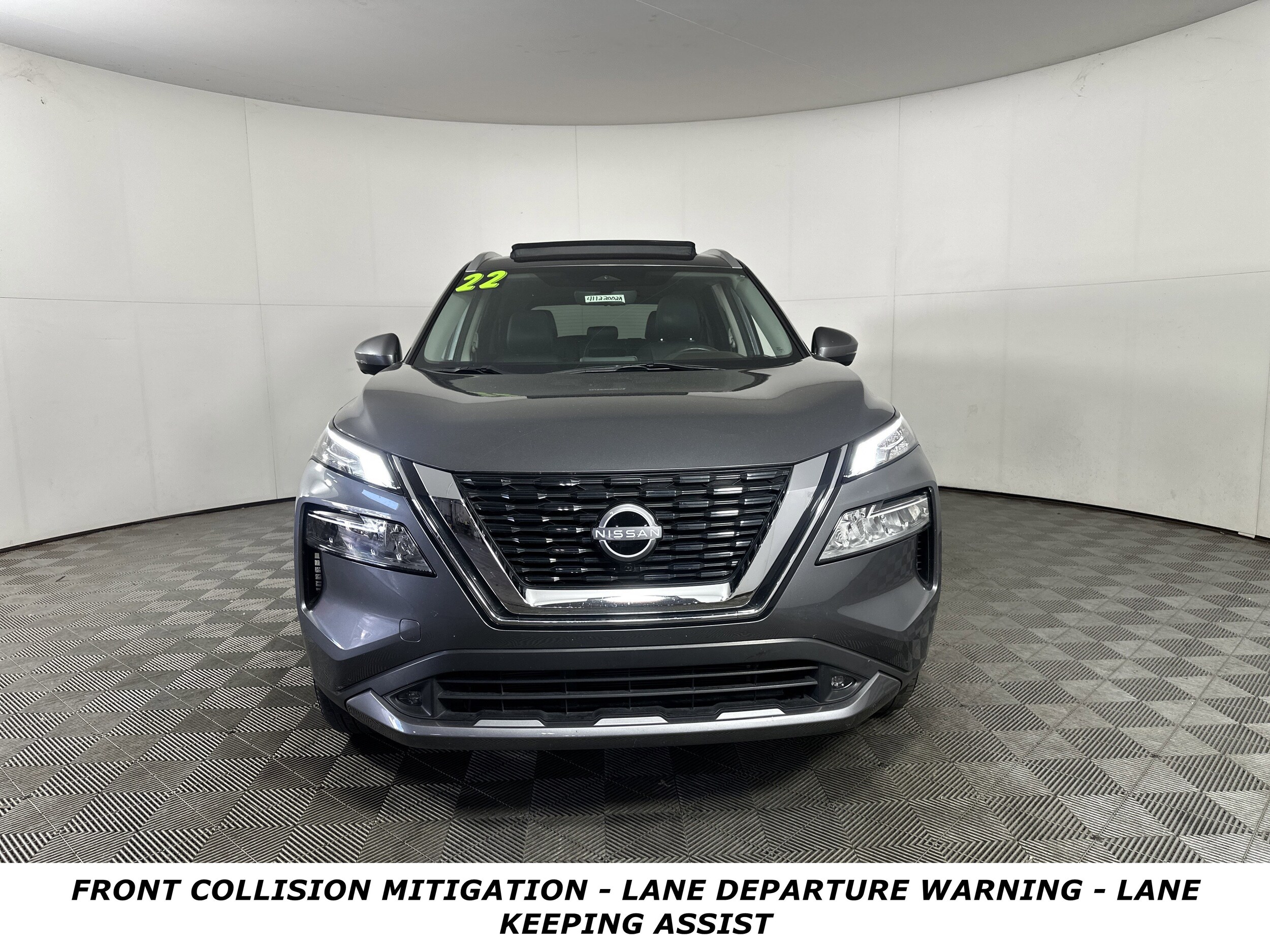 2022 Nissan Rogue SL photo 2