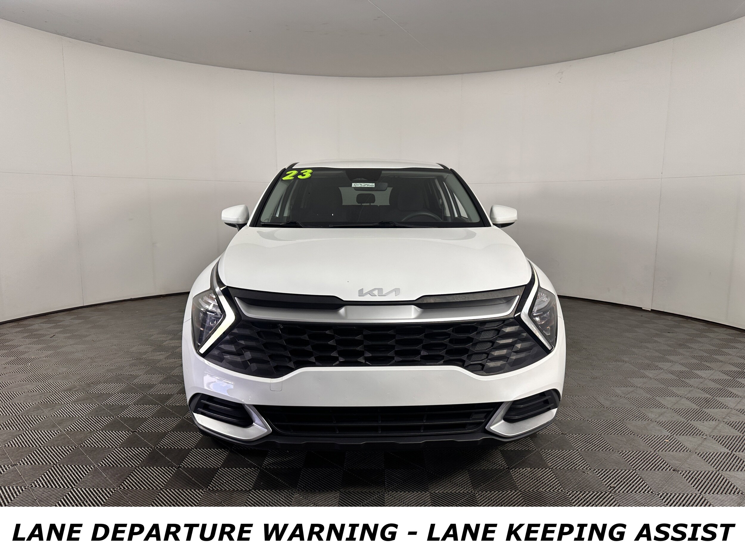 2023 Kia Sportage LX photo 2