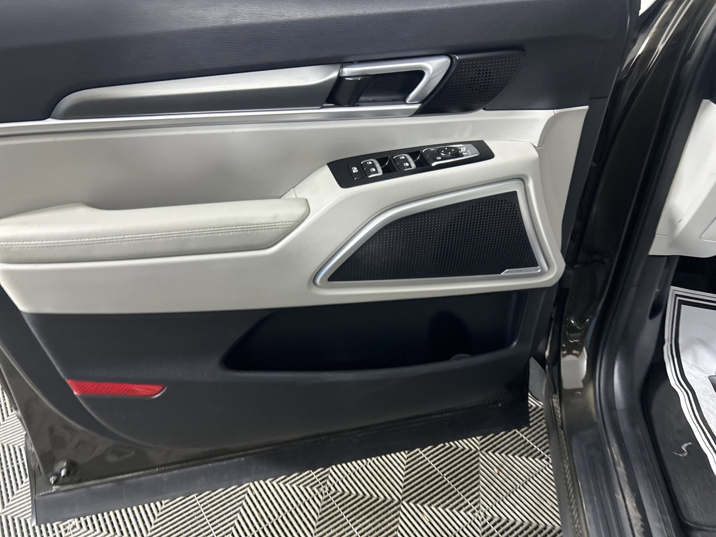 2020 Kia Telluride S photo 2