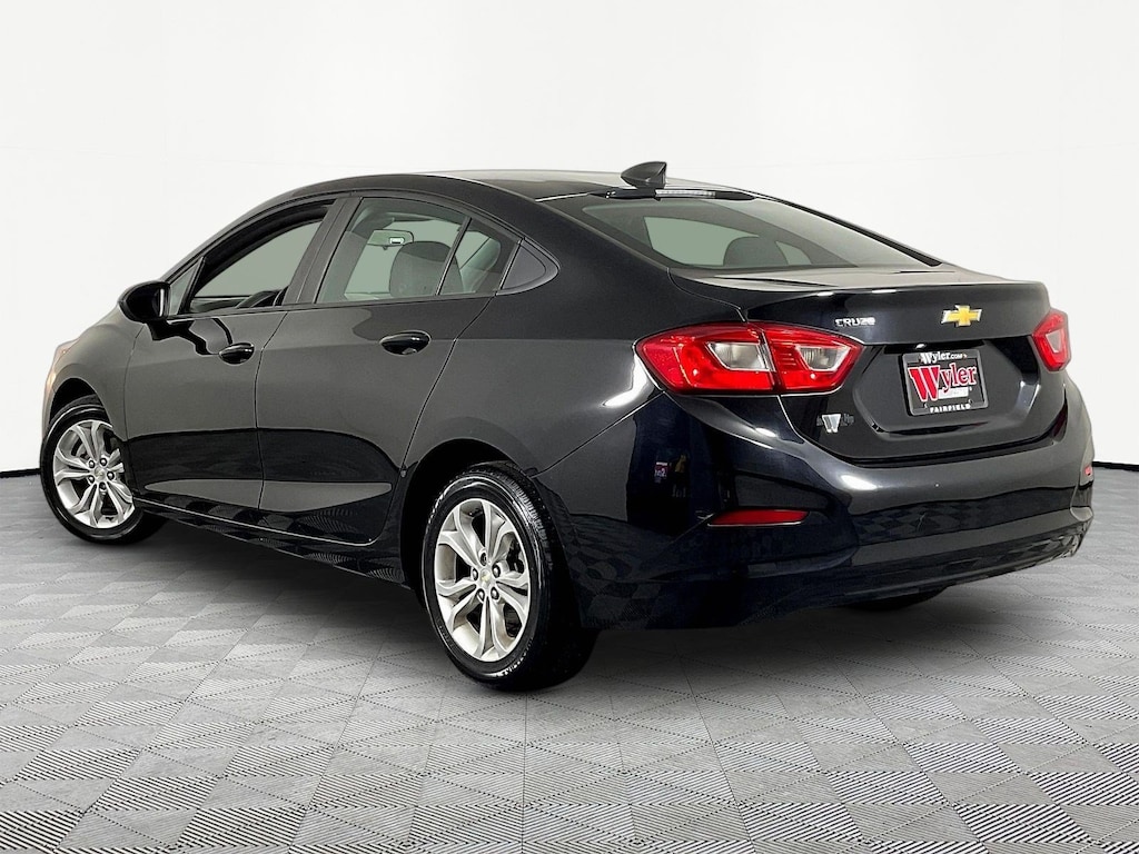Used 2019 Chevrolet Cruze 4dr Sdn LS Sedan