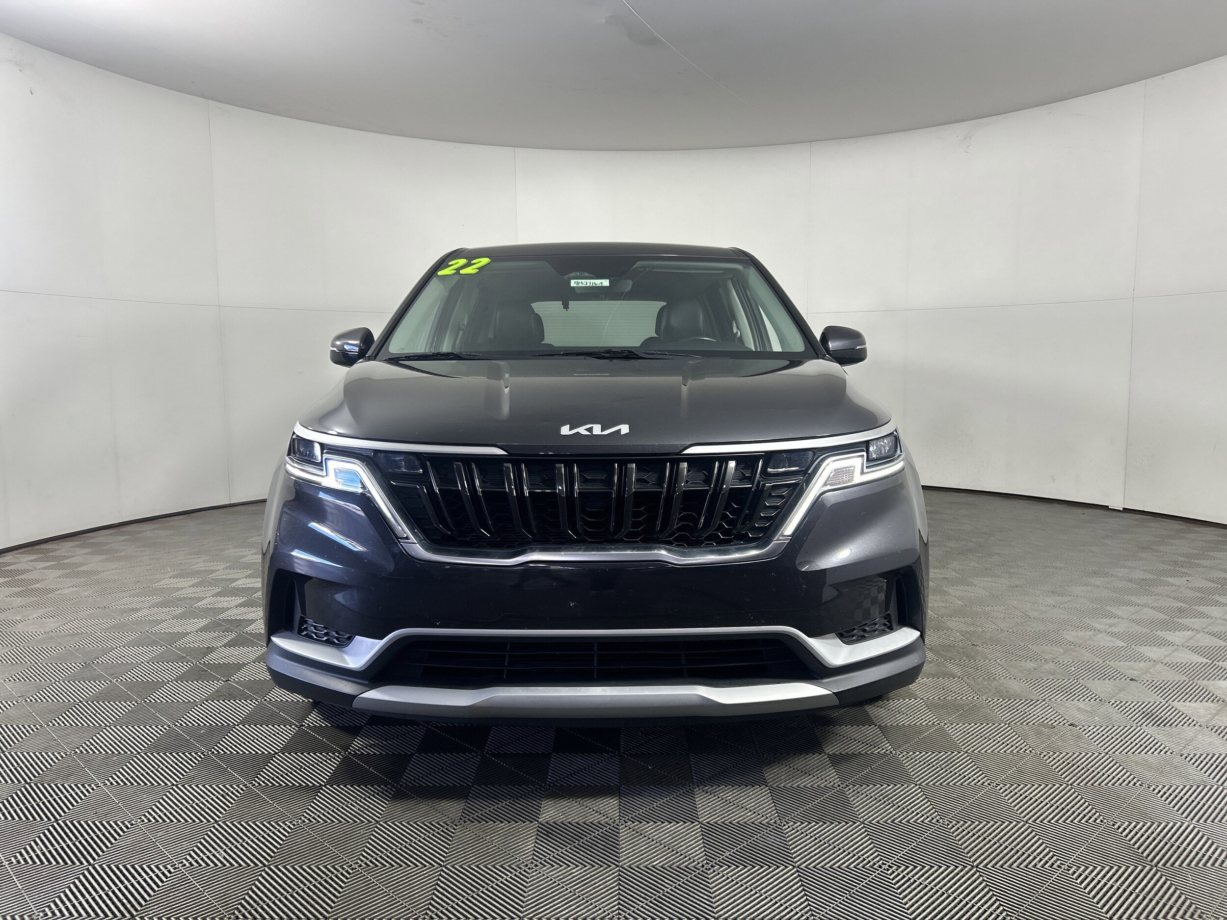 2022 Kia Carnival LXS photo 2