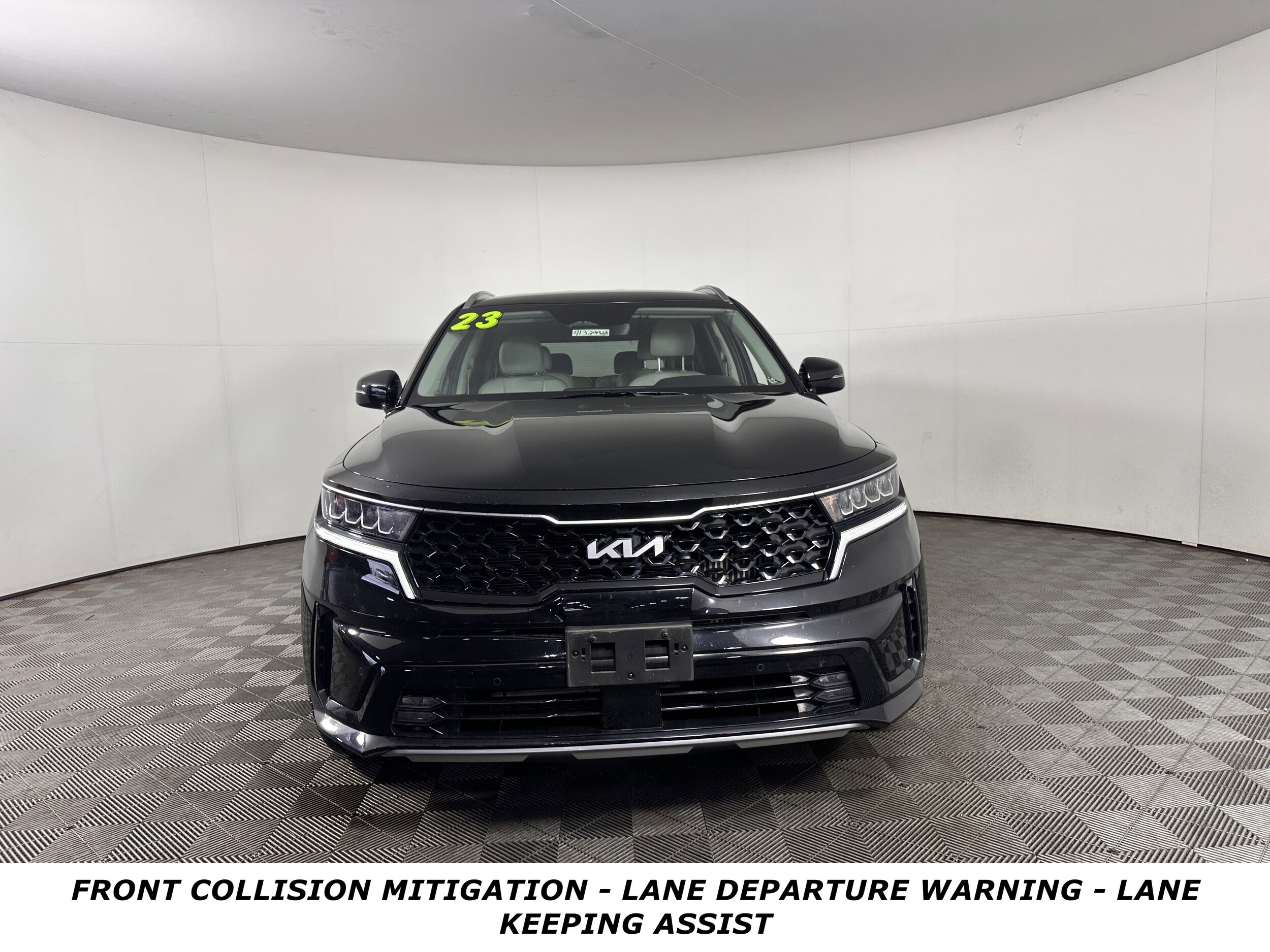 2023 Kia Sorento Hybrid EX photo 2
