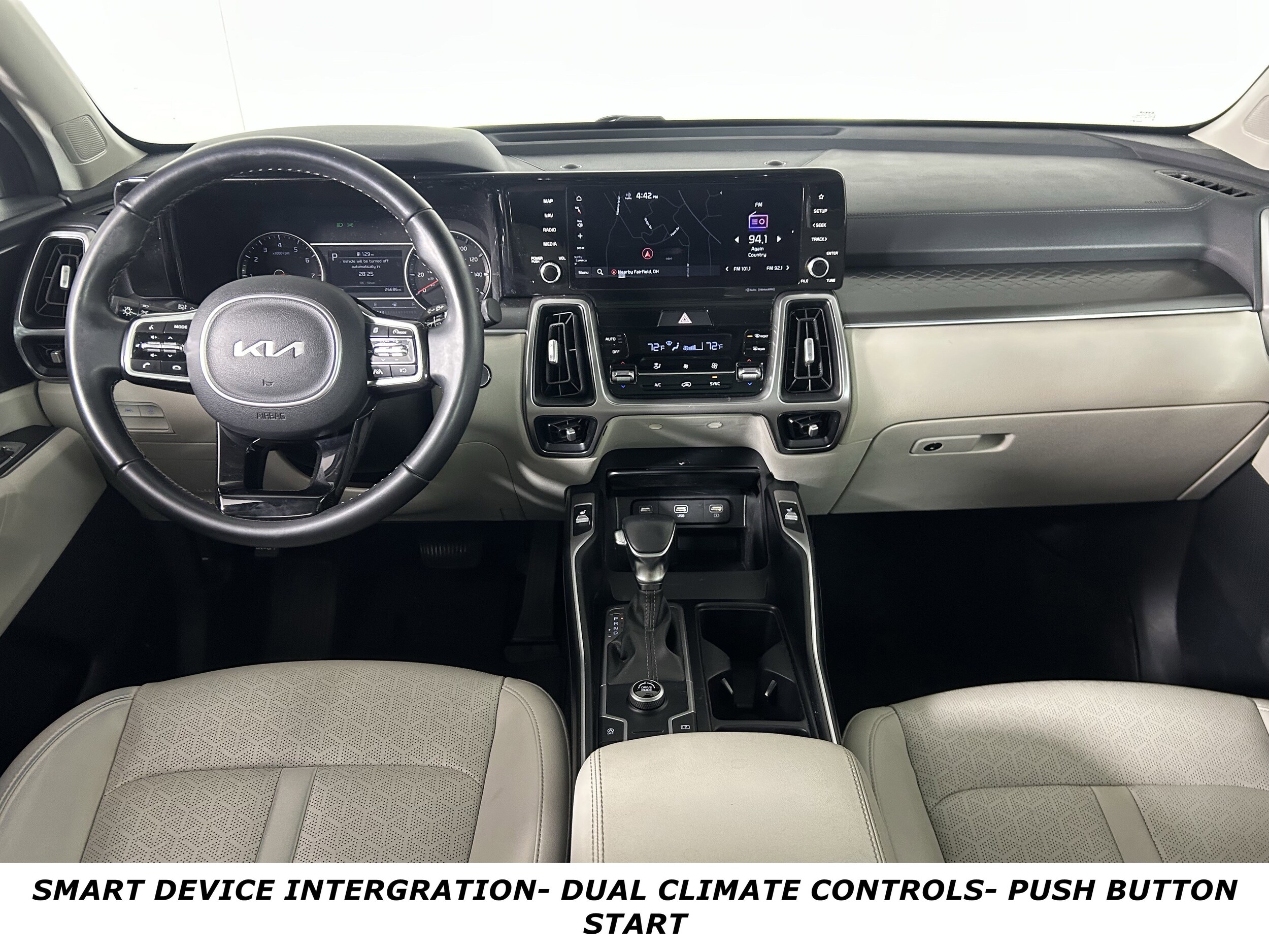 2022 Kia Sorento S photo 2