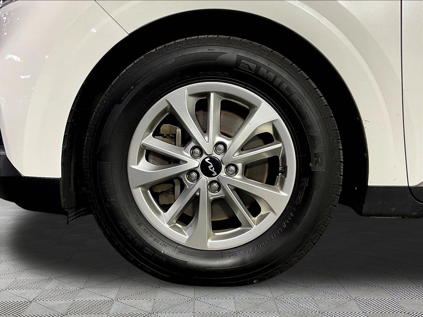 2023 Kia Carnival LX Seat Pkg - Photo 37