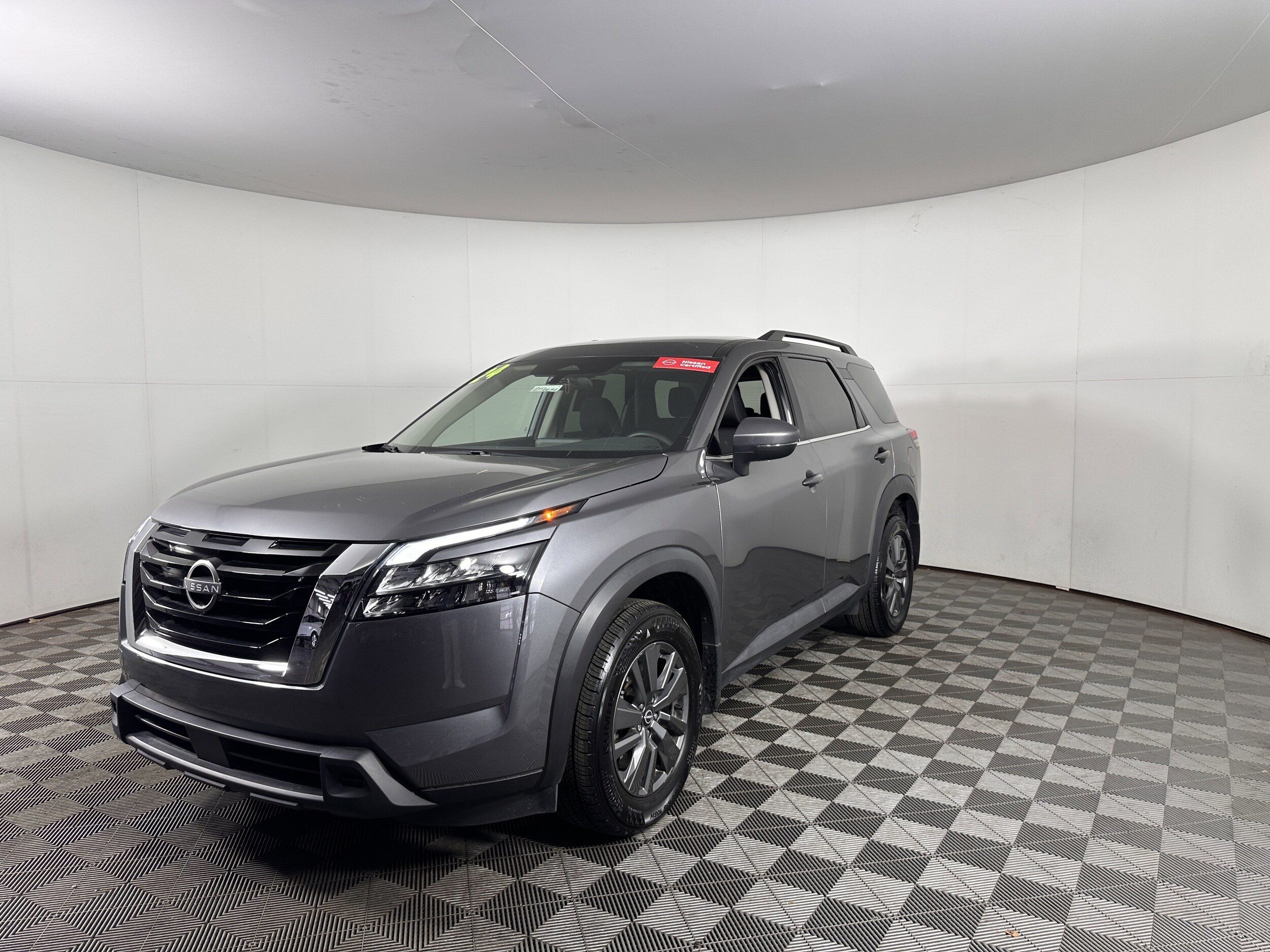 2024 Nissan Pathfinder SV photo 3