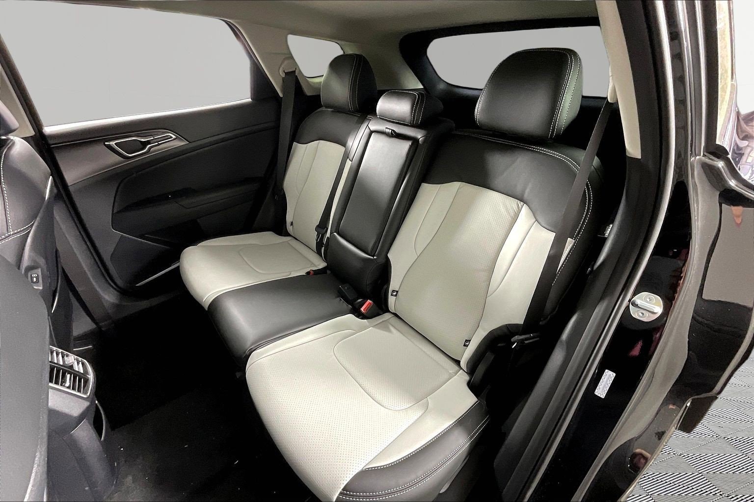 2026 Kia Sportage EX - Photo 17