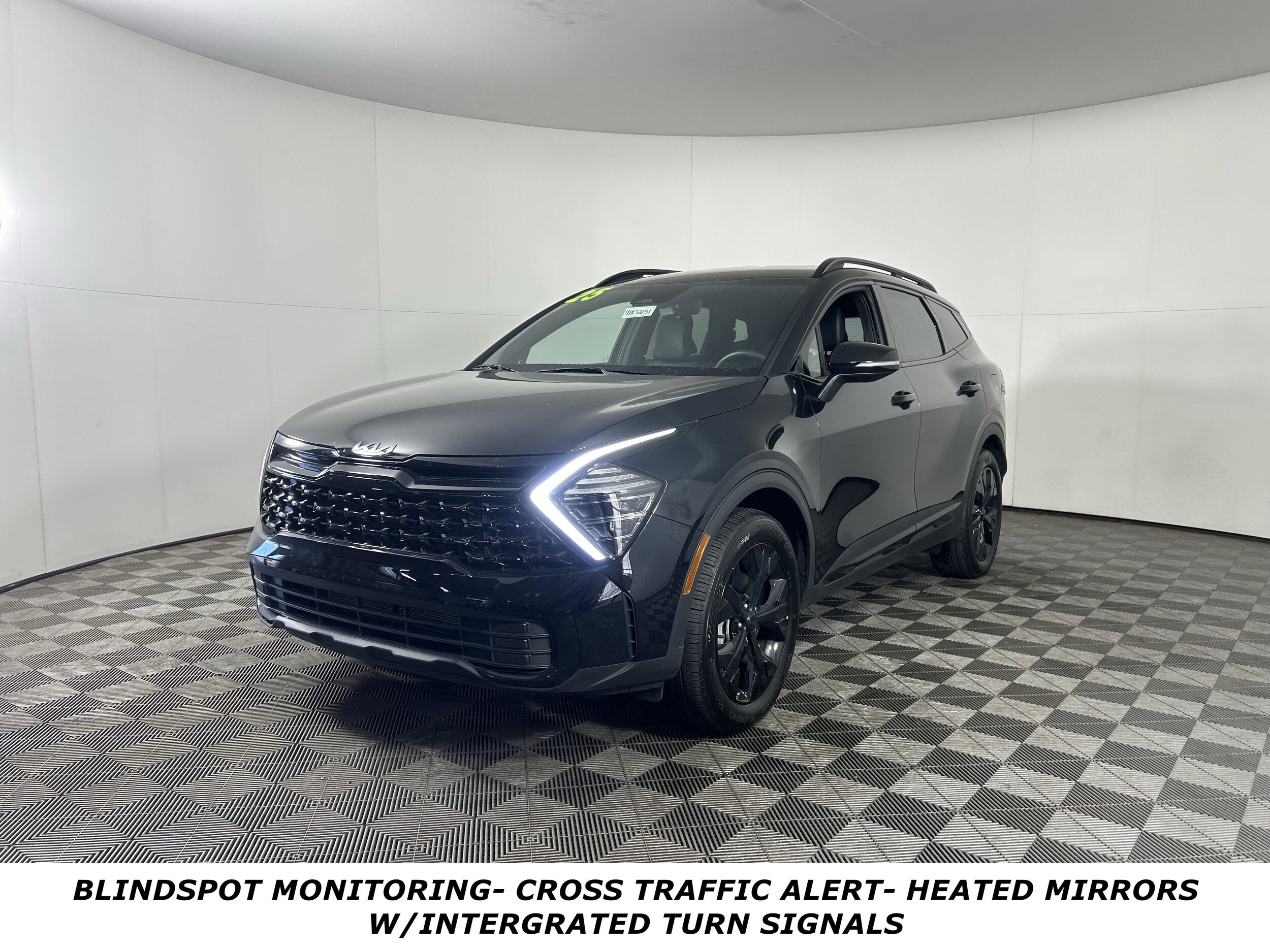 2025 Kia Sportage X-Line photo 3