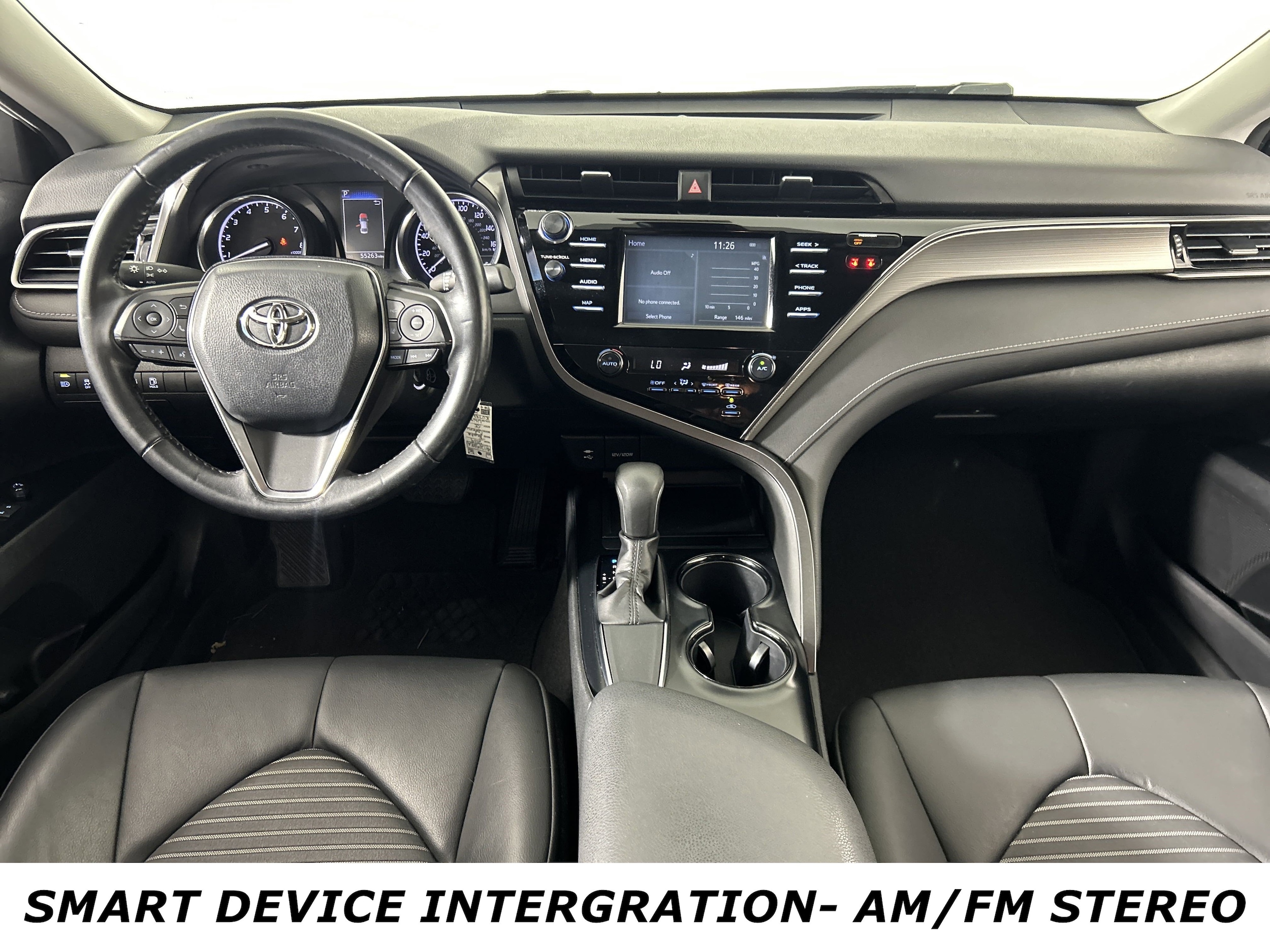 2019 Toyota Camry SE photo 3