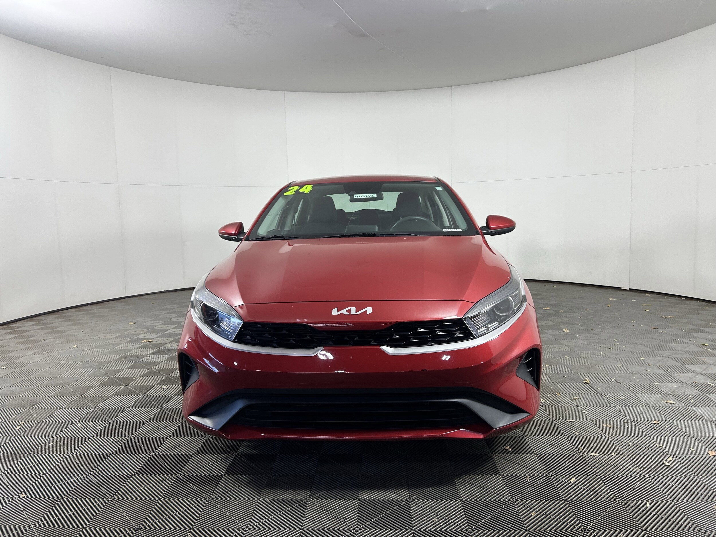 2024 Kia Forte LXS photo 2