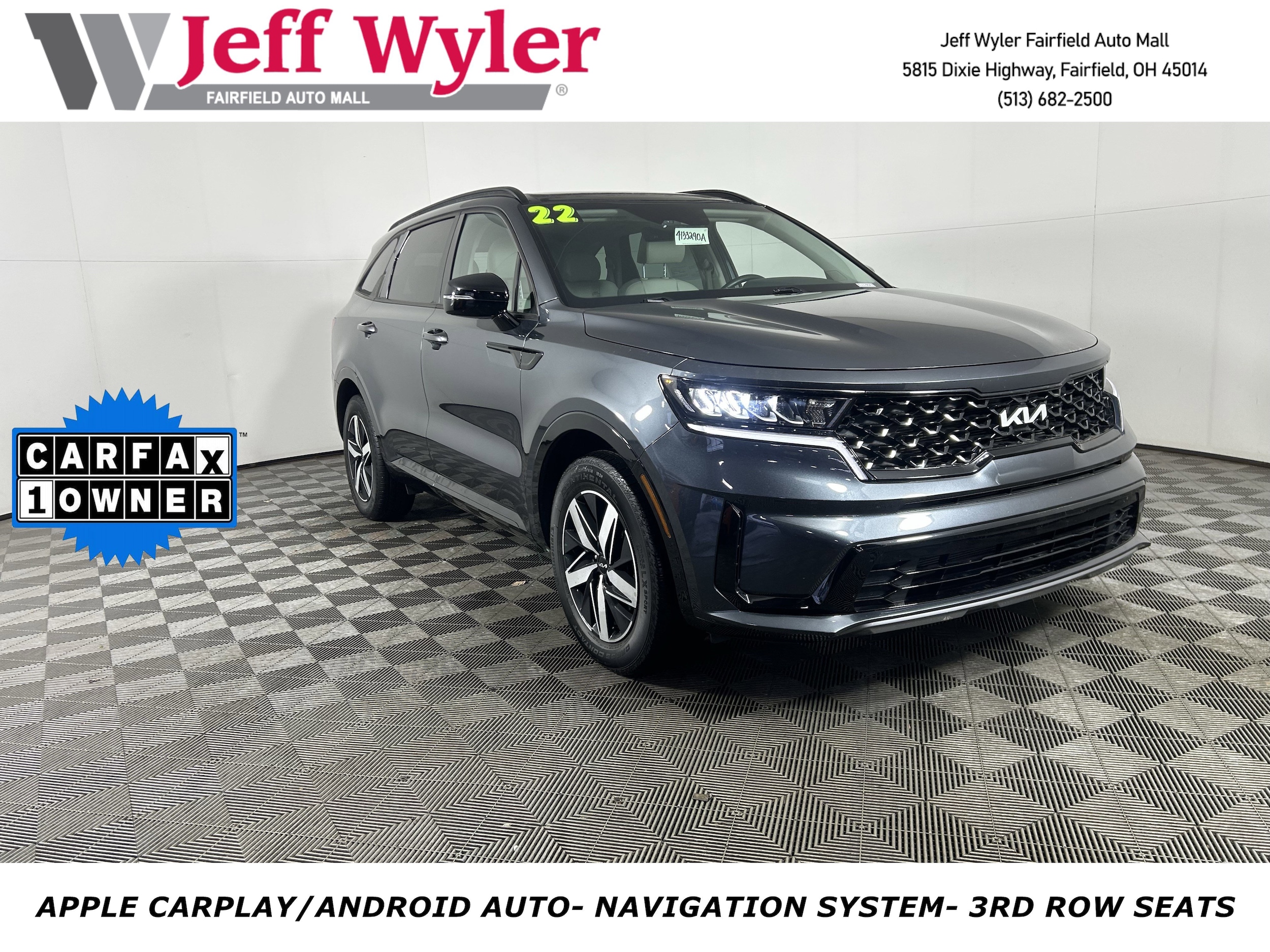 2022 Kia Sorento S's photo