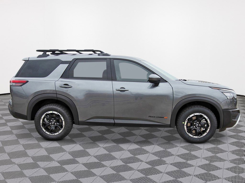 2025 Nissan Pathfinder Rock Creek photo 2