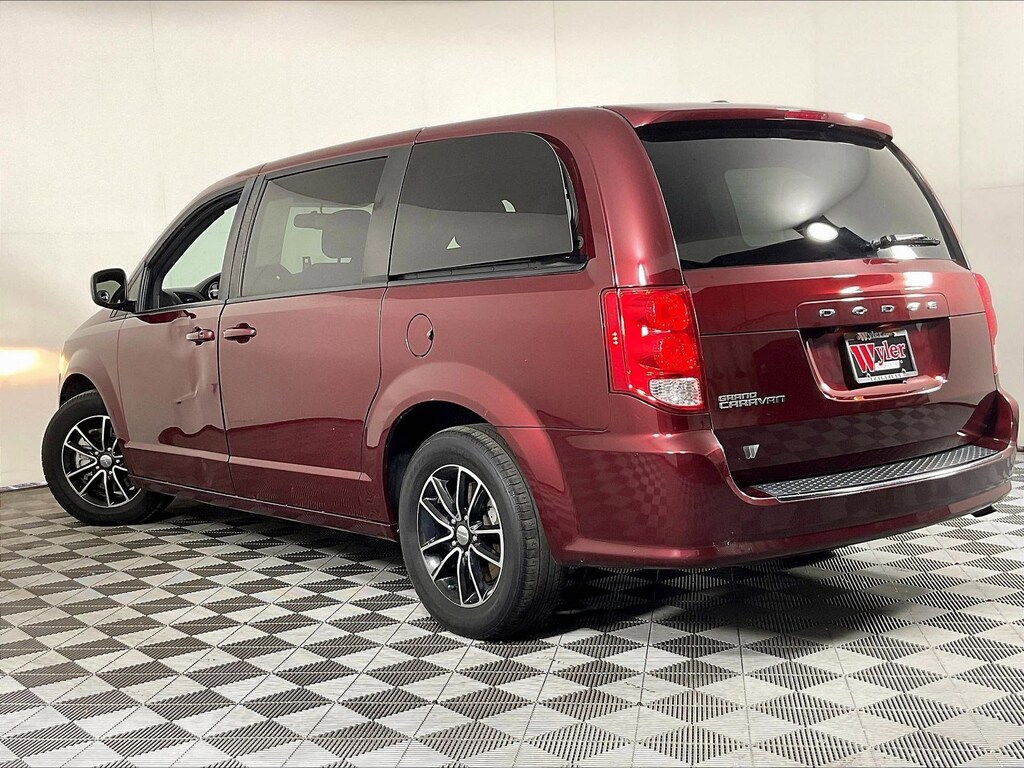 Used 2018 Dodge Grand Caravan SE Plus Wagon Van Passenger Van
