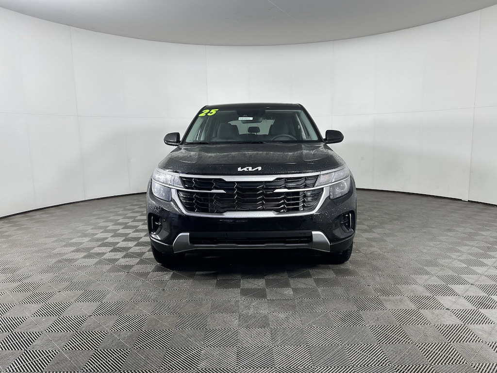 Used 2025 Kia Seltos LX IVT AWD SUV