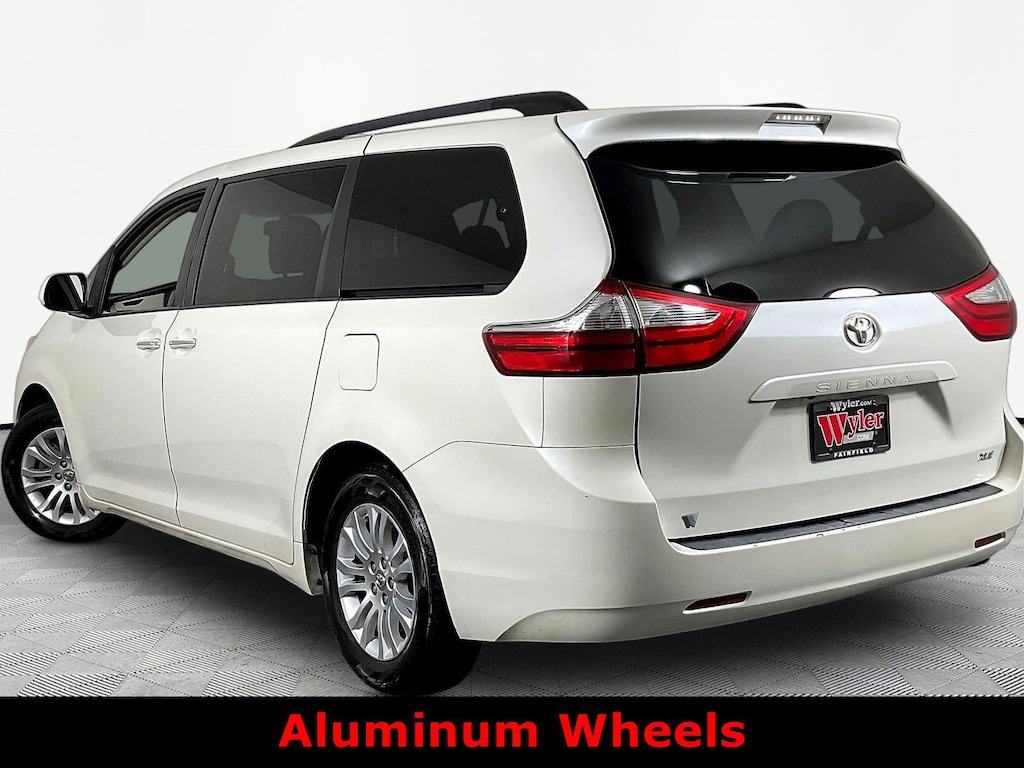 Used 2017 Toyota Sienna XLE Auto Access Seat FWD 7-Passenger Van