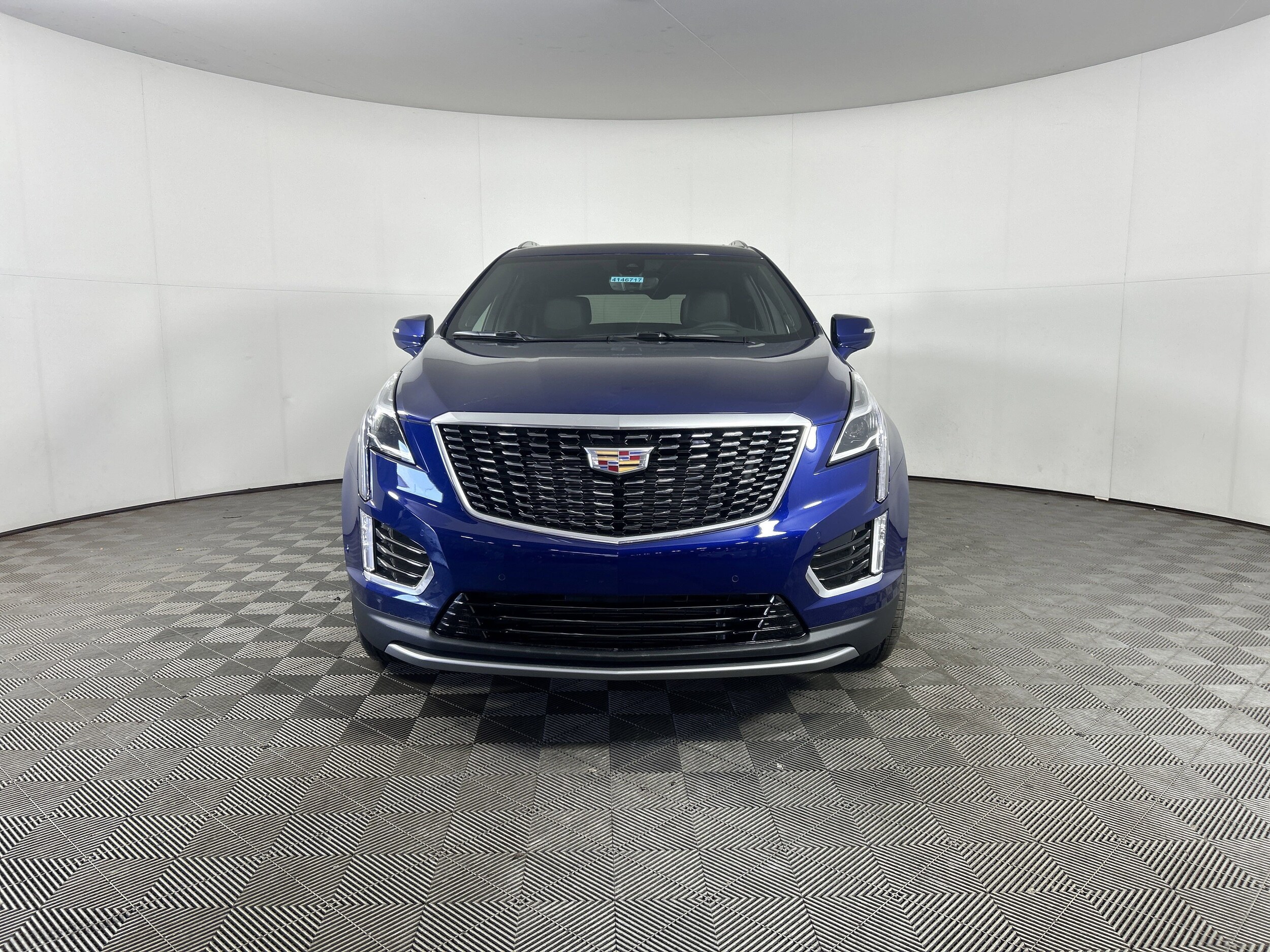 2025 Cadillac XT5 Premium Luxury photo 2