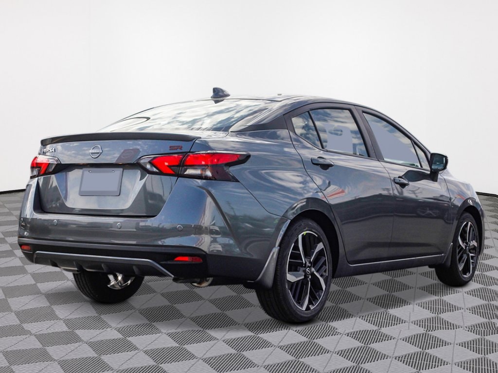 New 2025 Nissan Versa 1.6 SR Sedan