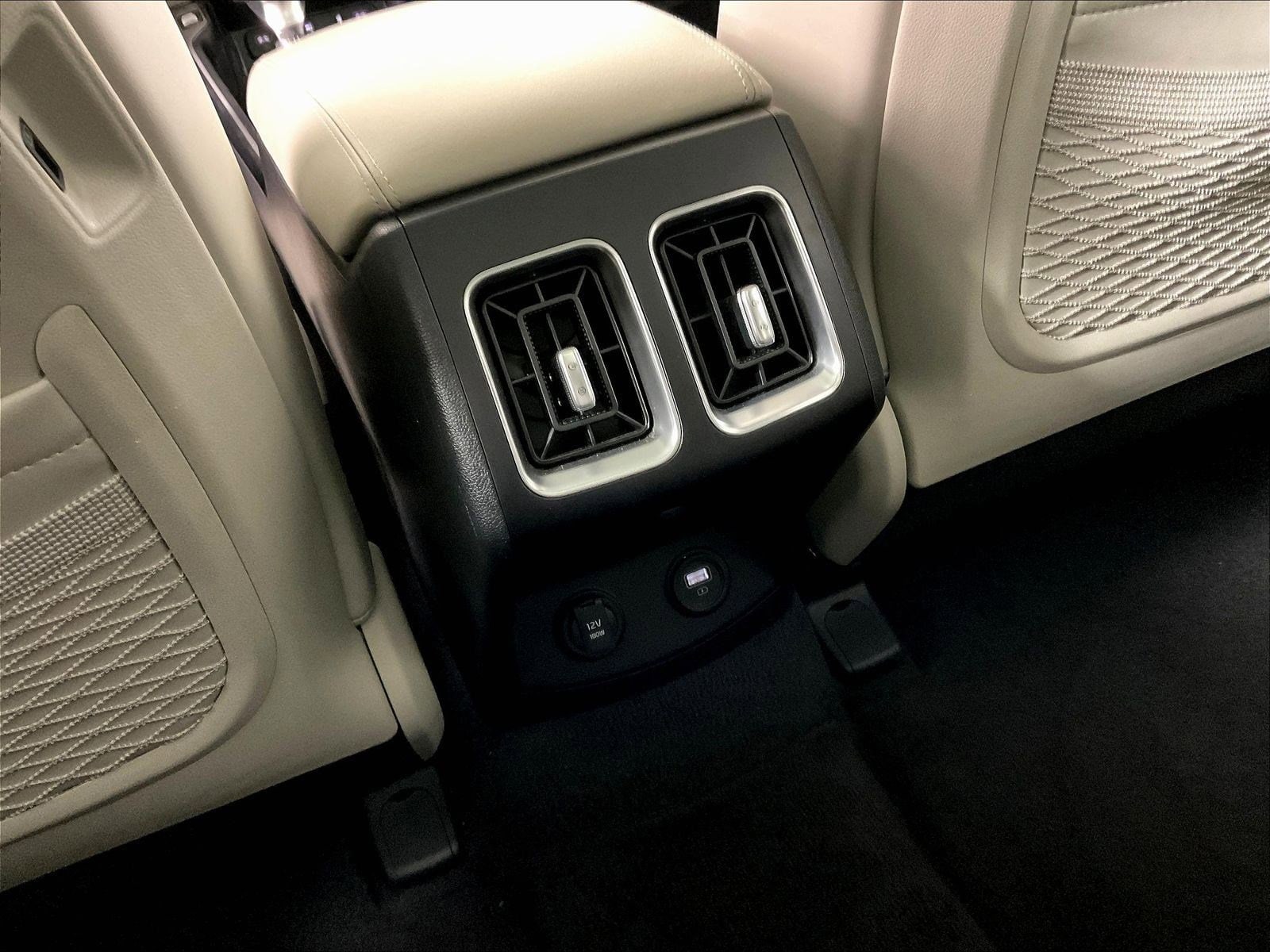 2023 Kia Sorento EX - Photo 10