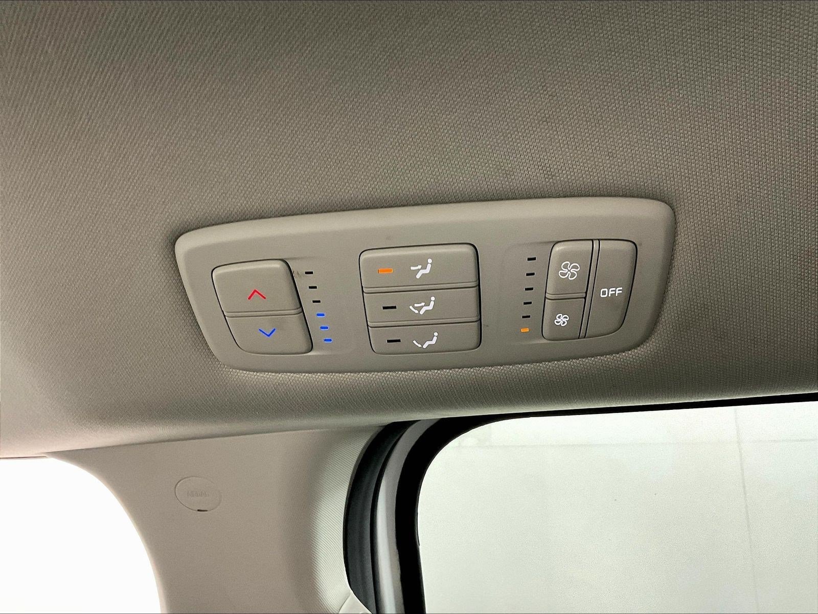 2023 Kia Carnival LX Seat Pkg - Photo 13