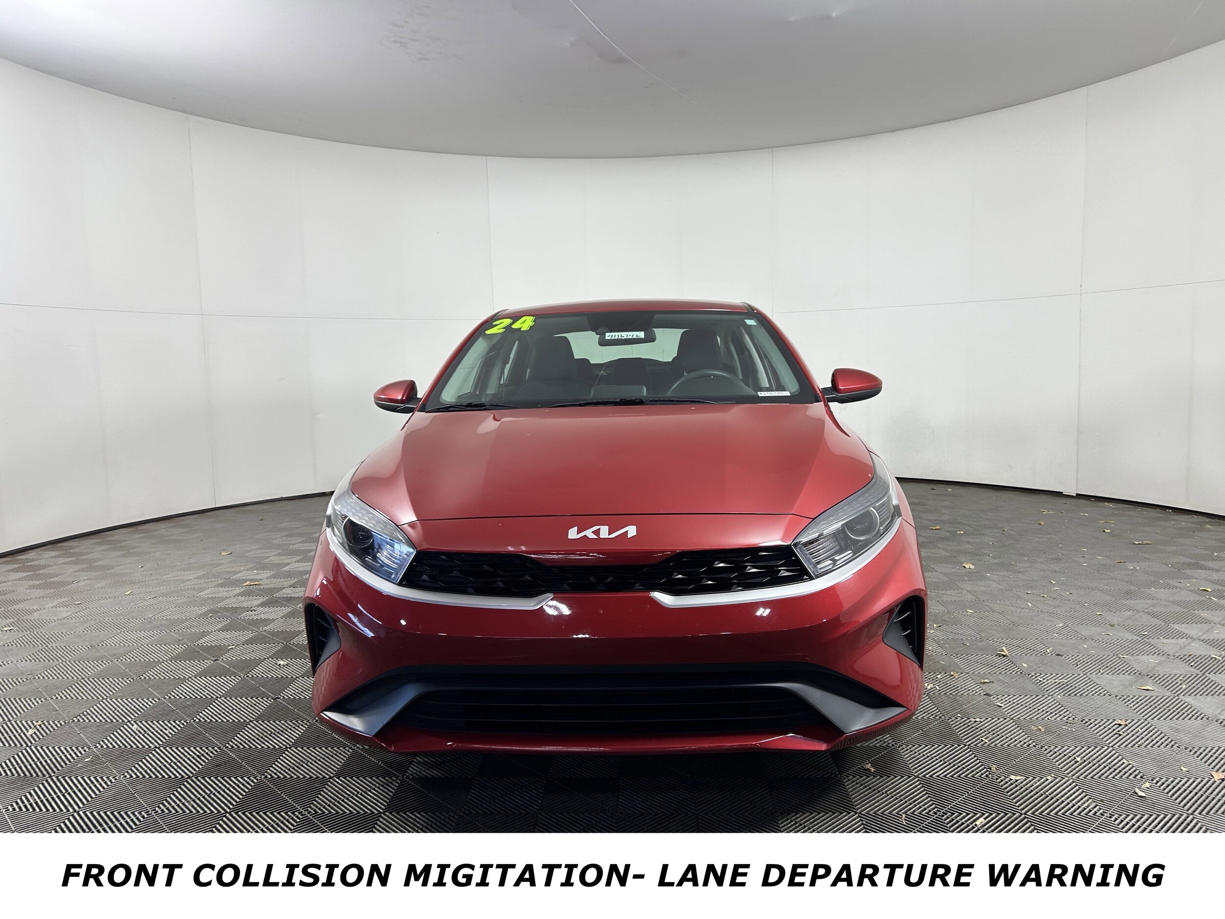 2024 Kia Forte LXS photo 2