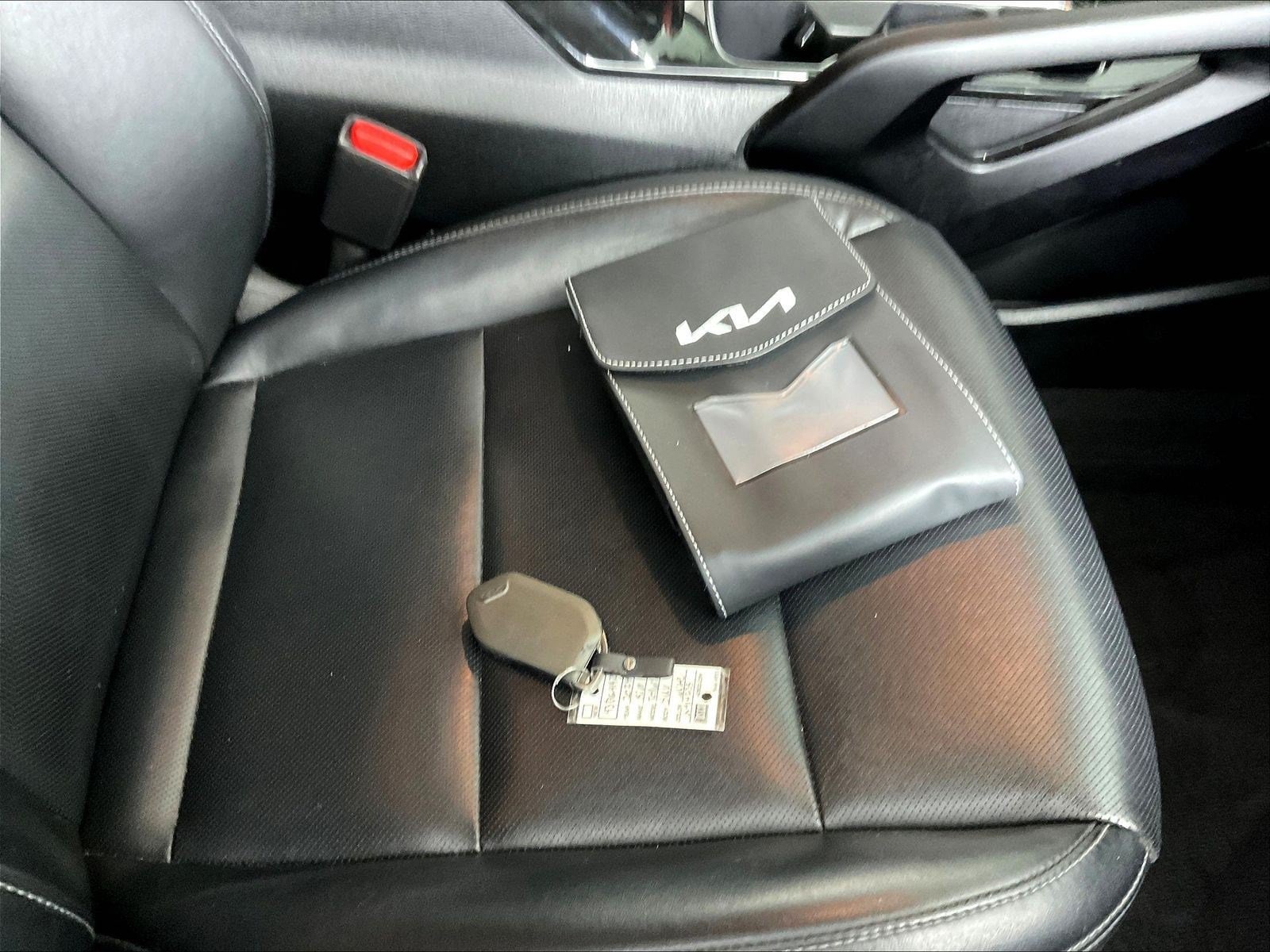 2024 Kia Telluride LX - Photo 38