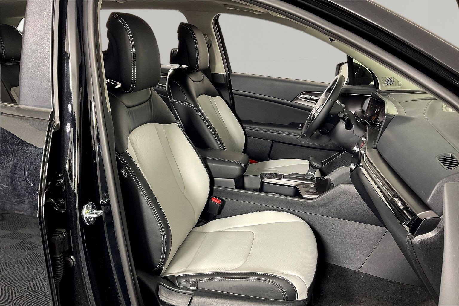 2026 Kia Sportage EX - Photo 18