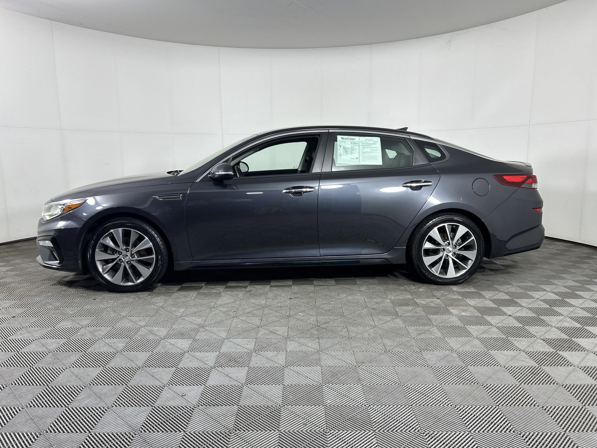 2019 Kia Optima S photo 4